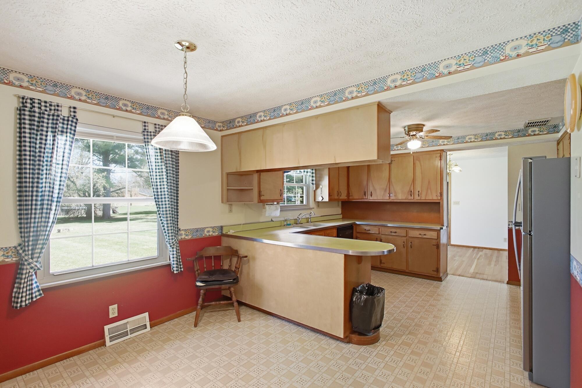 814 Wellington Drive, Springfield, Ohio 45506