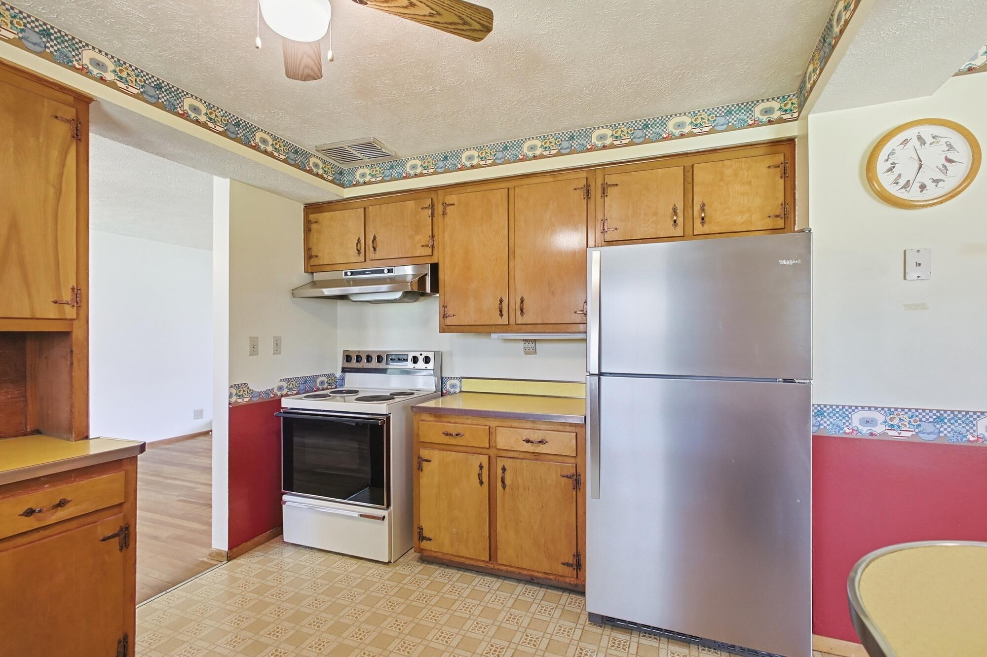 814 Wellington Drive, Springfield, Ohio 45506