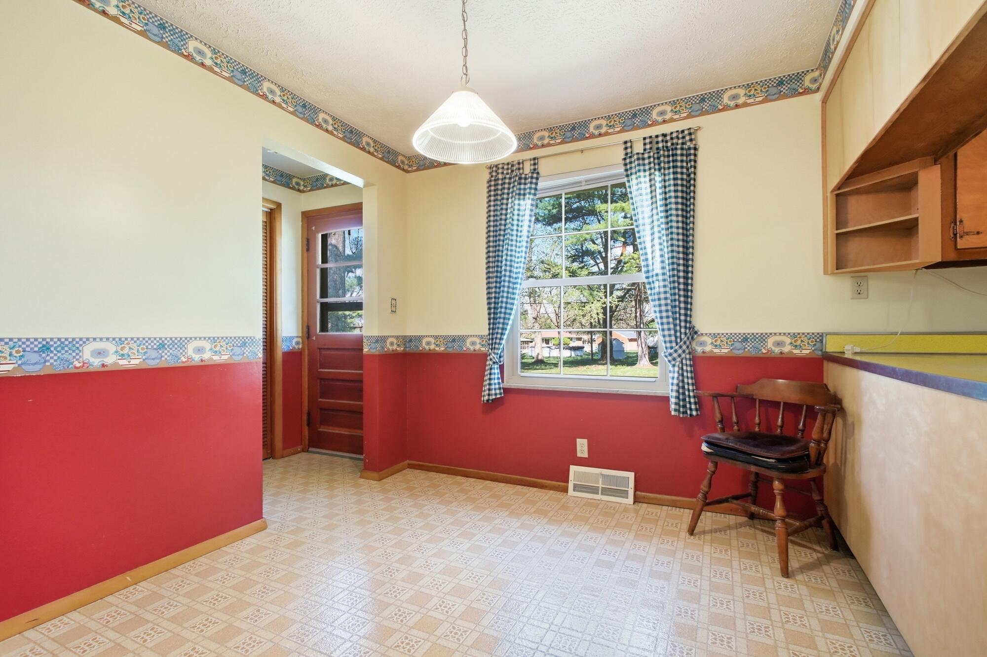 814 Wellington Drive, Springfield, Ohio 45506