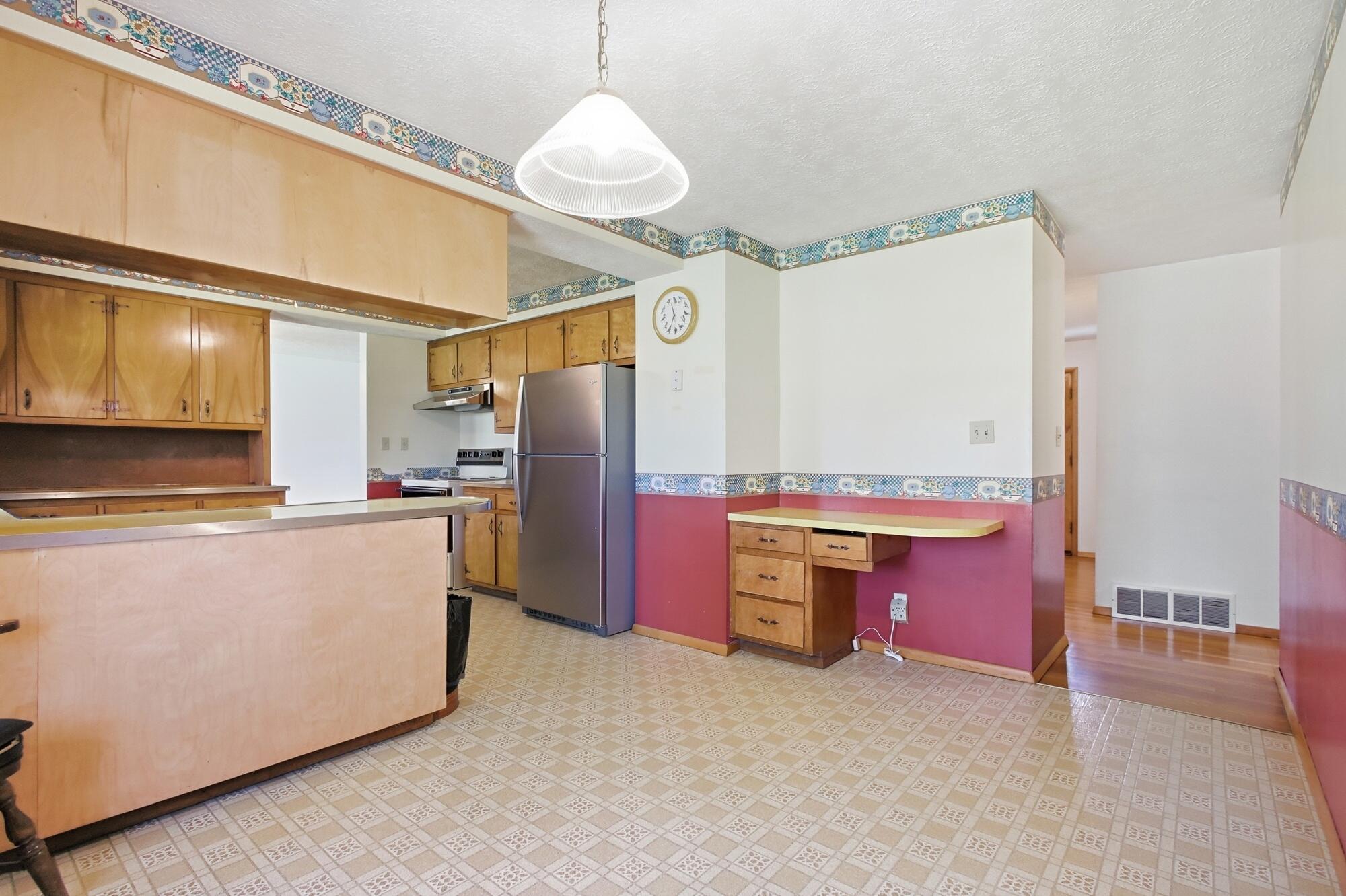 814 Wellington Drive, Springfield, Ohio 45506