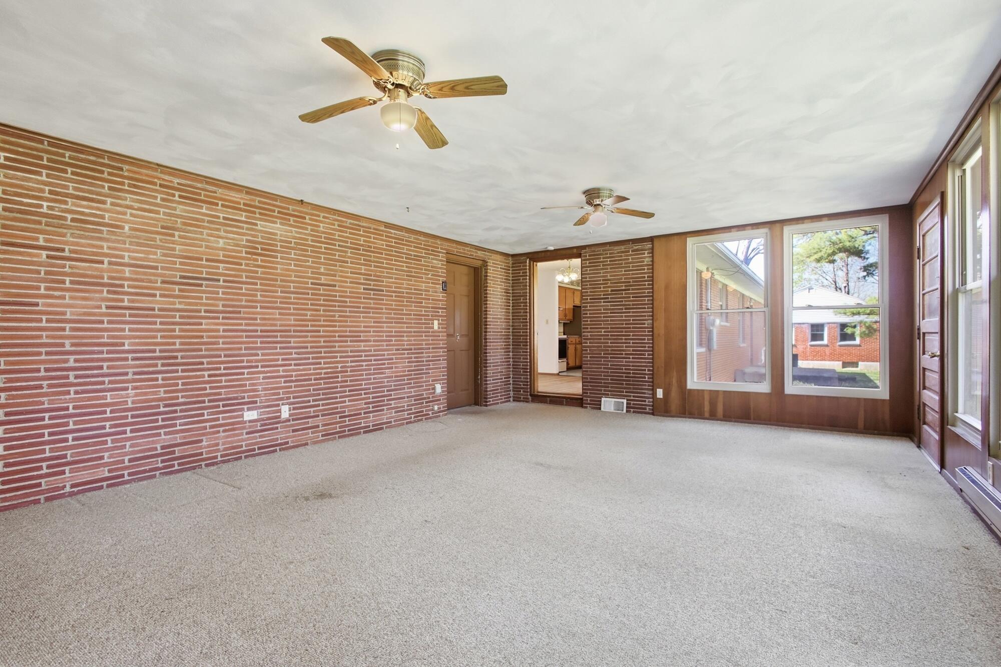 814 Wellington Drive, Springfield, Ohio 45506