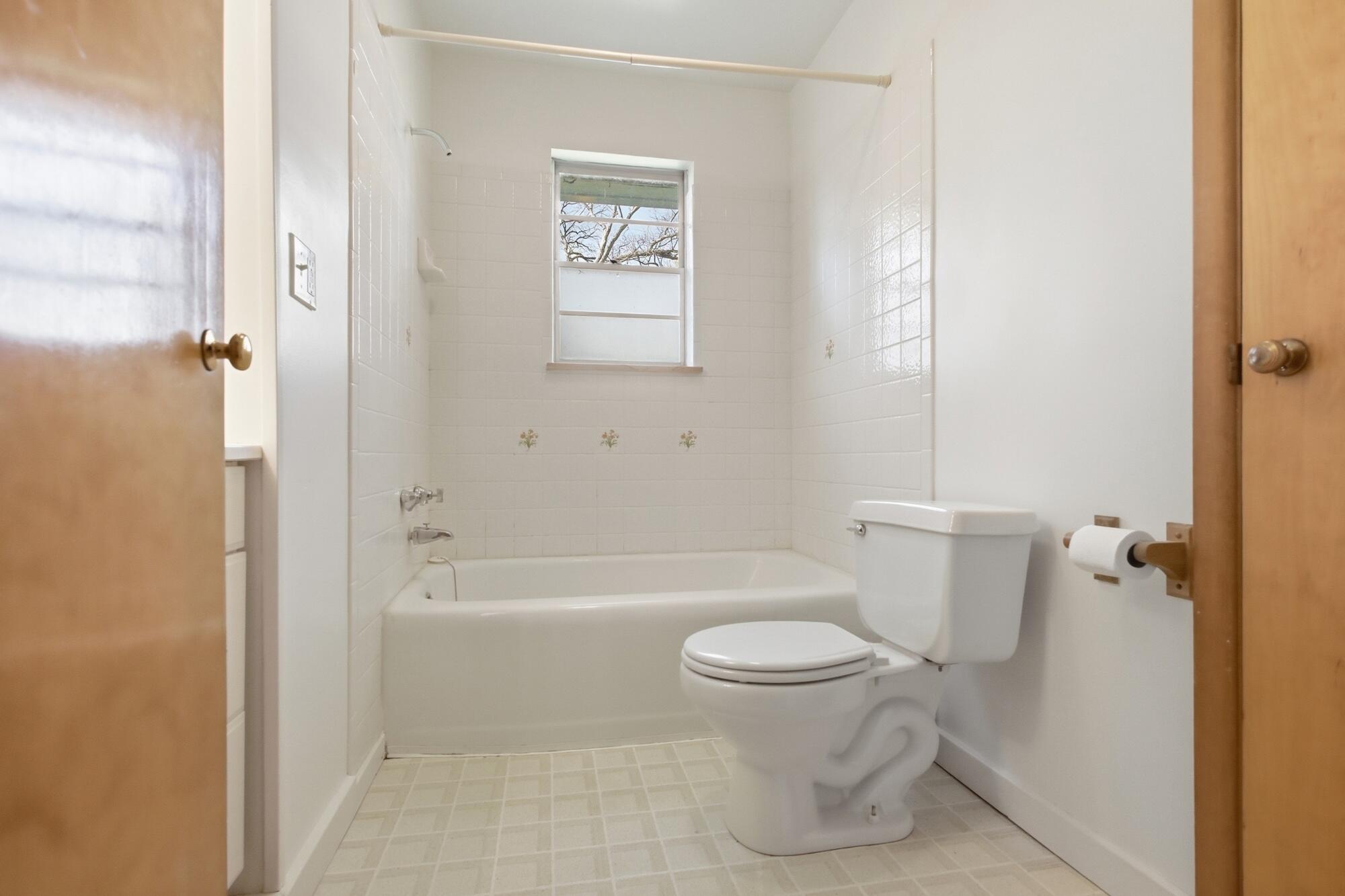 814 Wellington Drive, Springfield, Ohio 45506