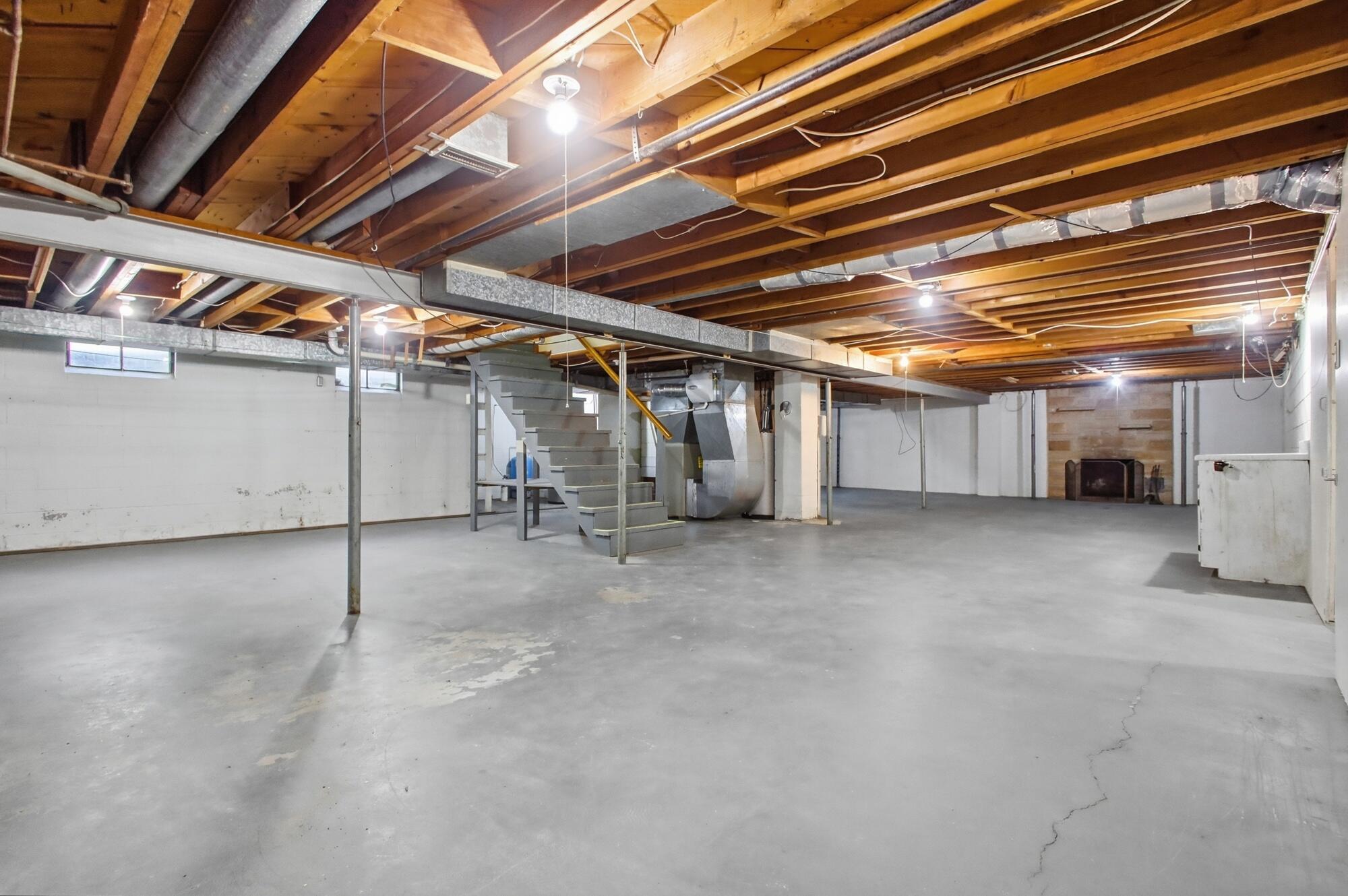 814 Wellington Drive, Springfield, Ohio 45506