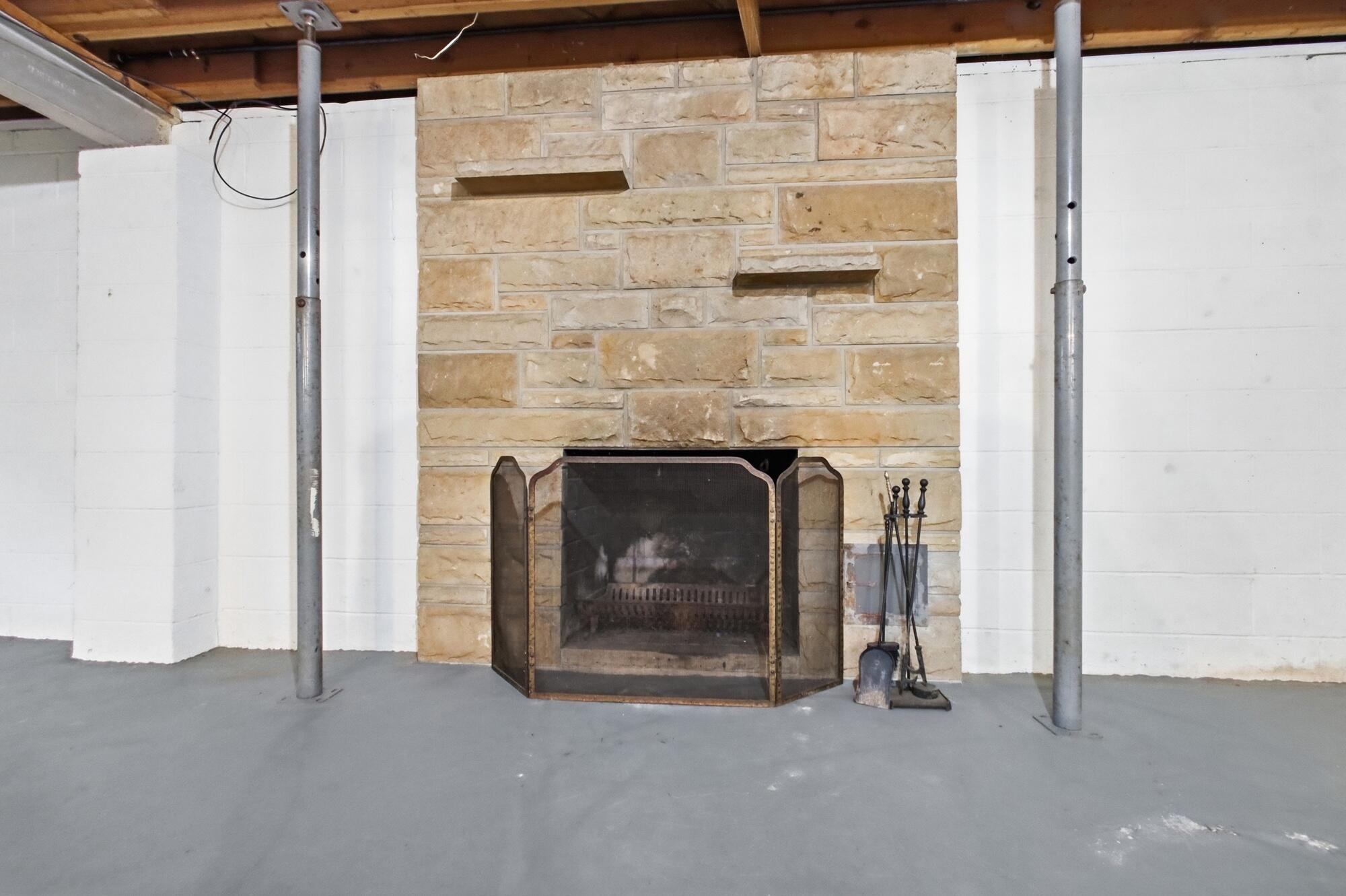 814 Wellington Drive, Springfield, Ohio 45506