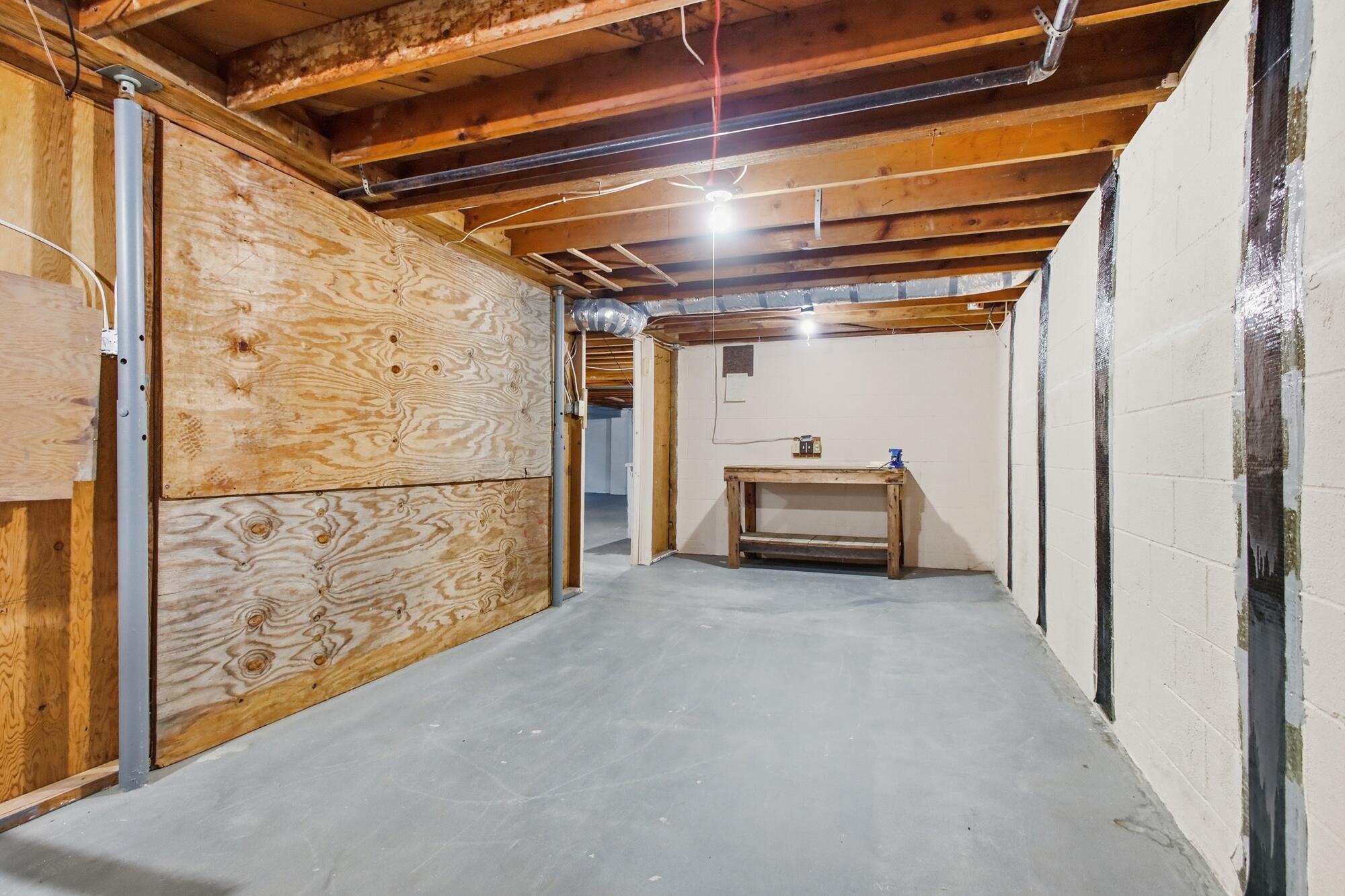 814 Wellington Drive, Springfield, Ohio 45506