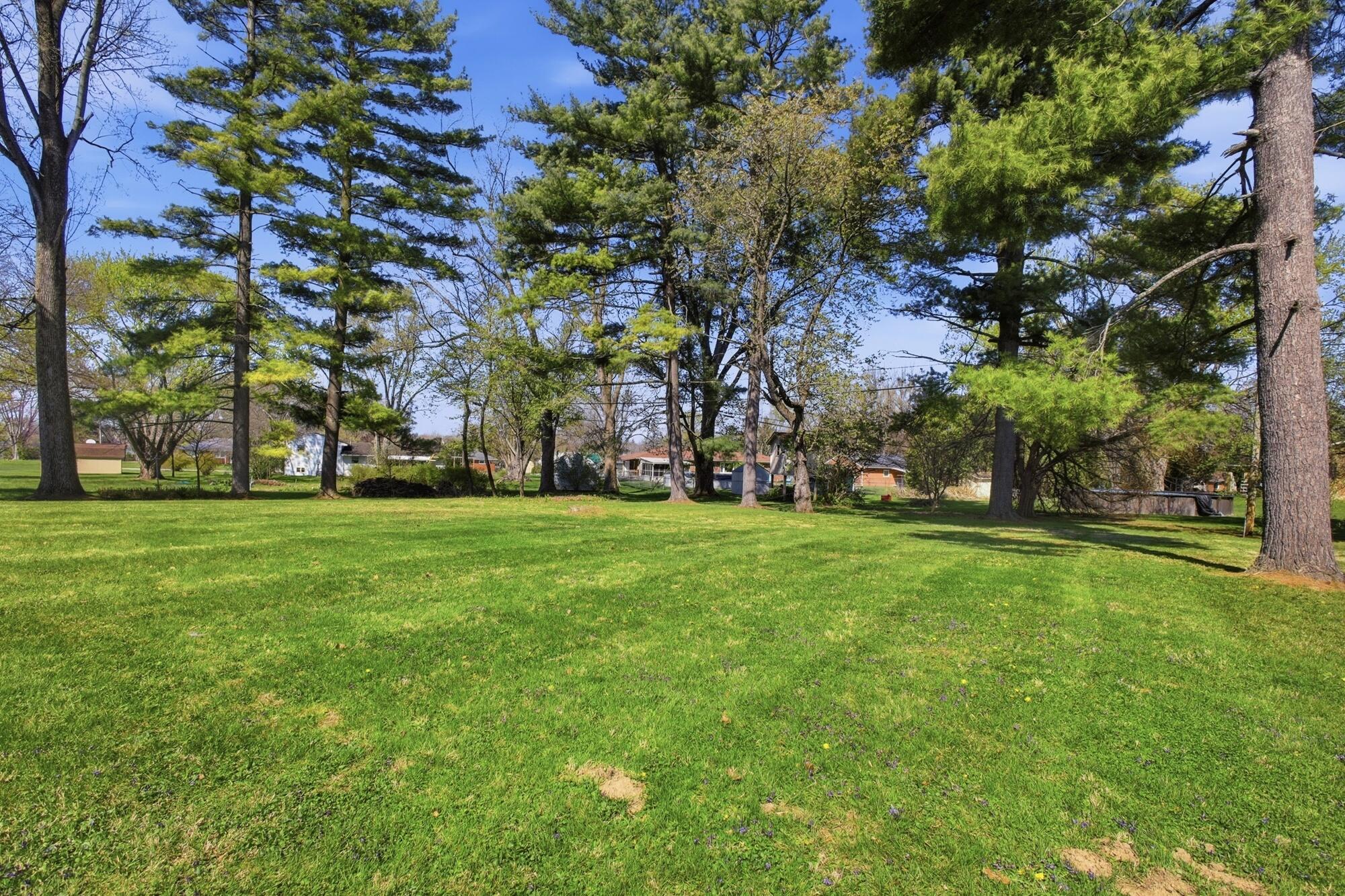 814 Wellington Drive, Springfield, Ohio 45506