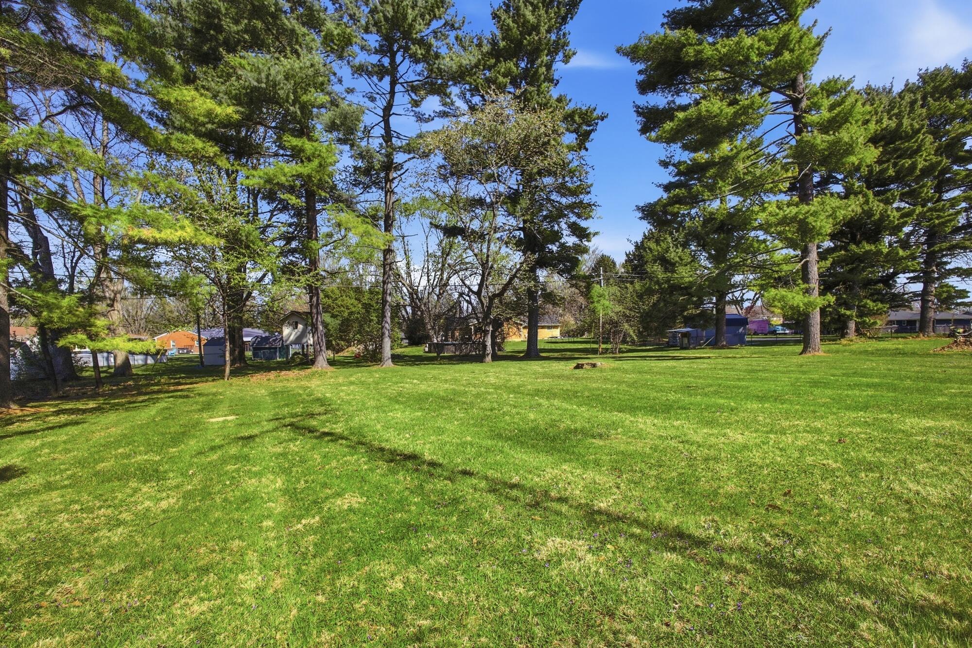 814 Wellington Drive, Springfield, Ohio 45506