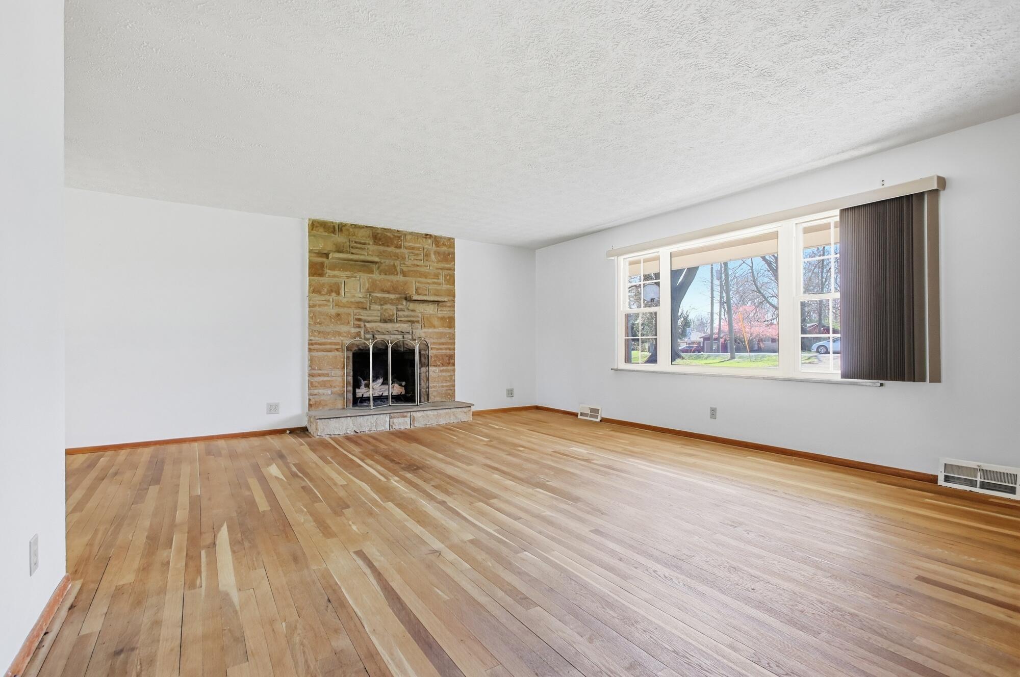 814 Wellington Drive, Springfield, Ohio 45506