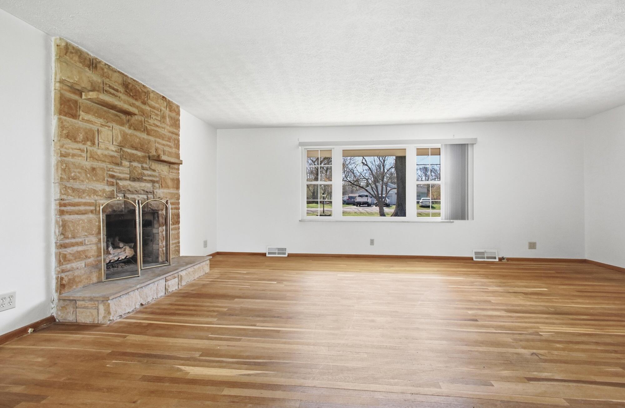 814 Wellington Drive, Springfield, Ohio 45506