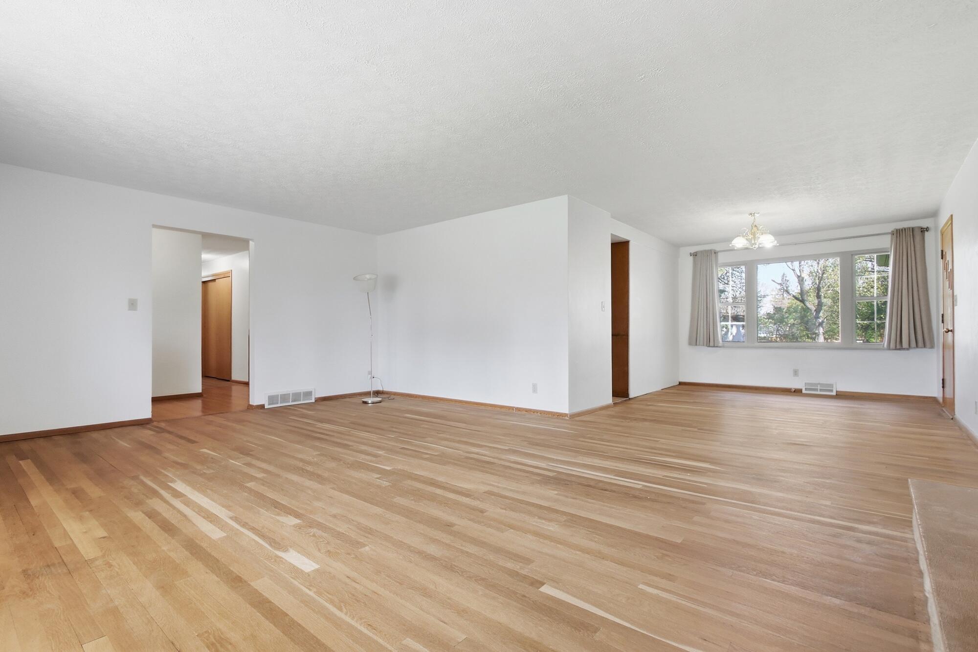 814 Wellington Drive, Springfield, Ohio 45506