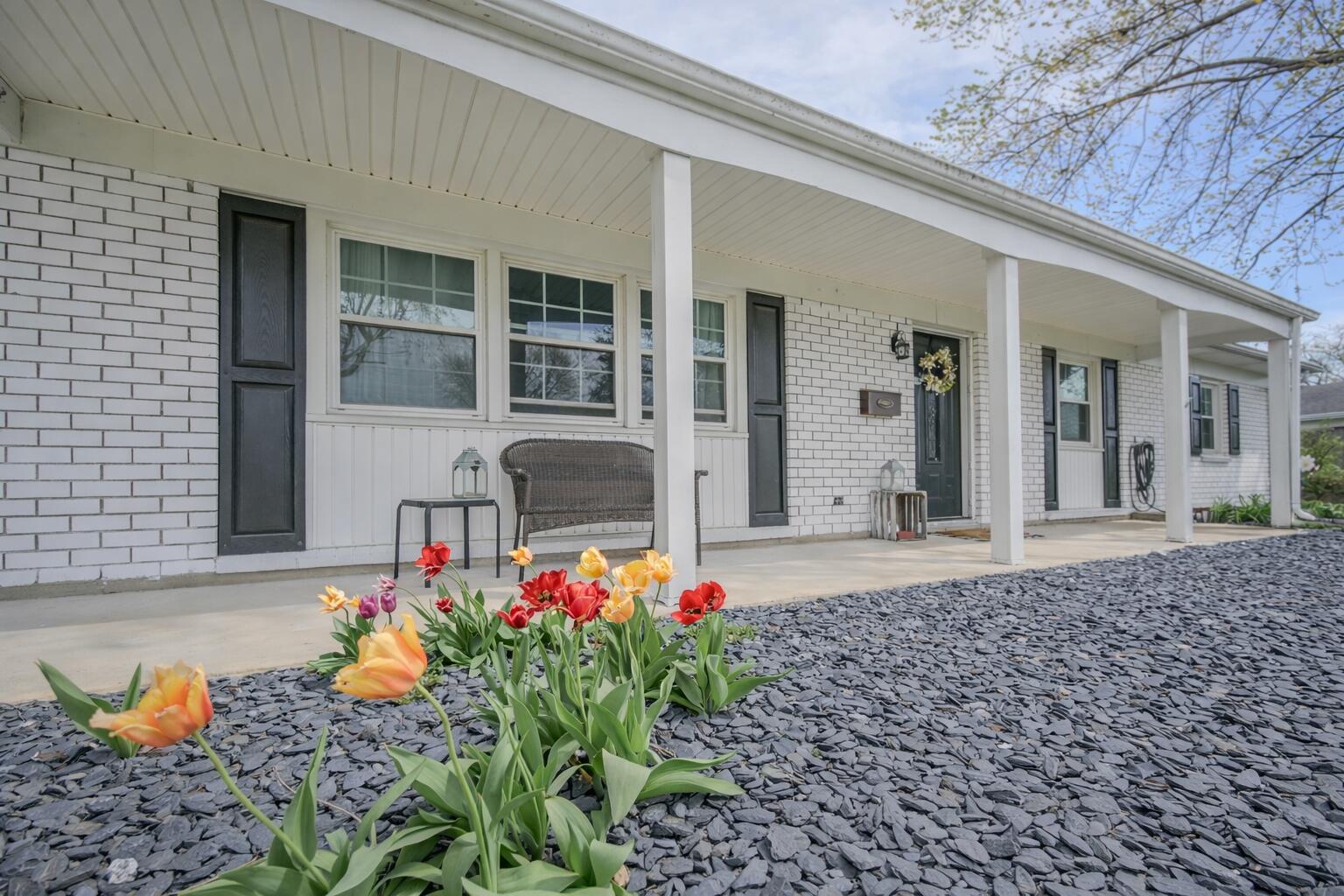 303 Villa Drive, New Carlisle, Ohio 45344