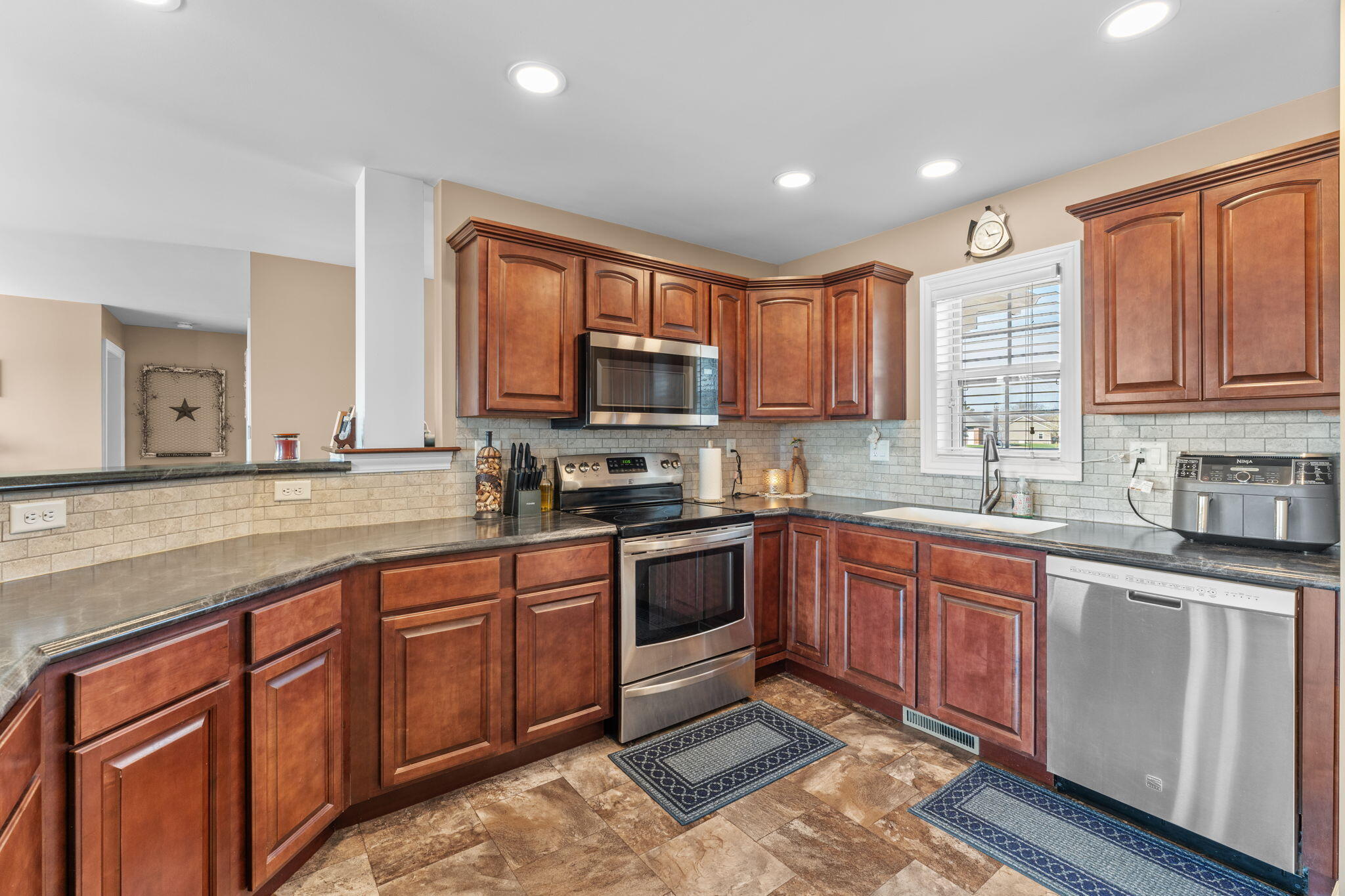 1706 Applejack Drive, Wapakoneta, Ohio 45895