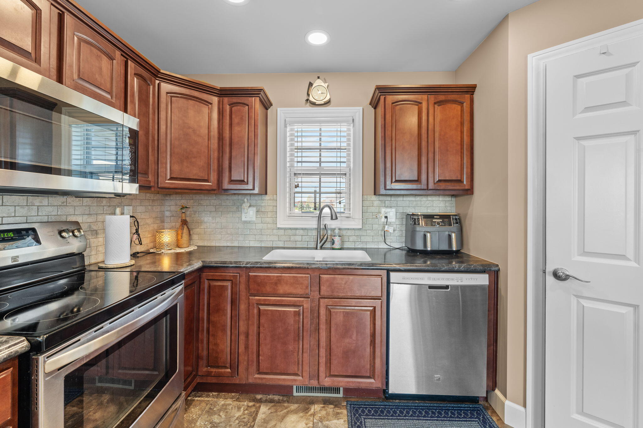 1706 Applejack Drive, Wapakoneta, Ohio 45895