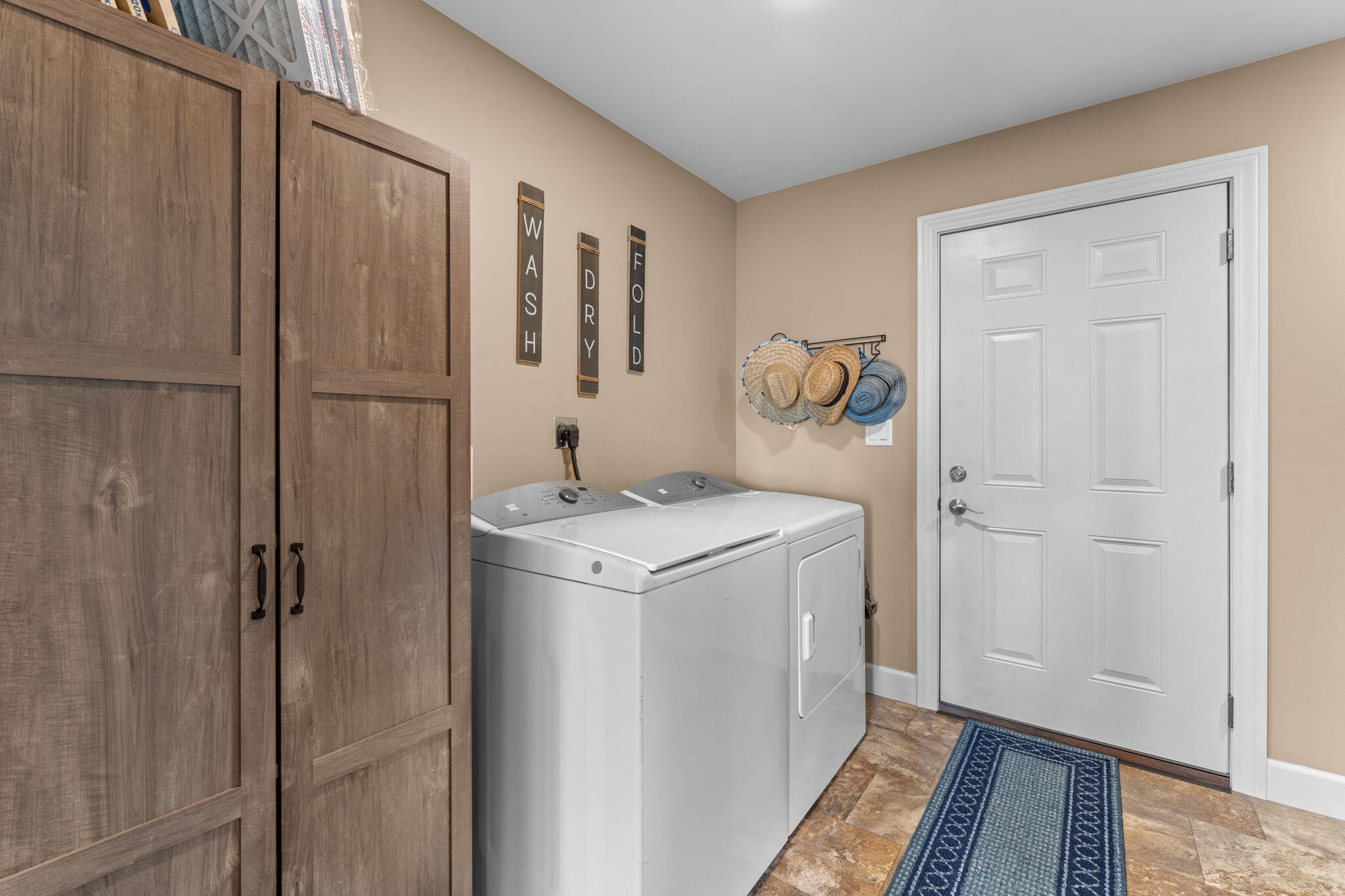 1706 Applejack Drive, Wapakoneta, Ohio 45895