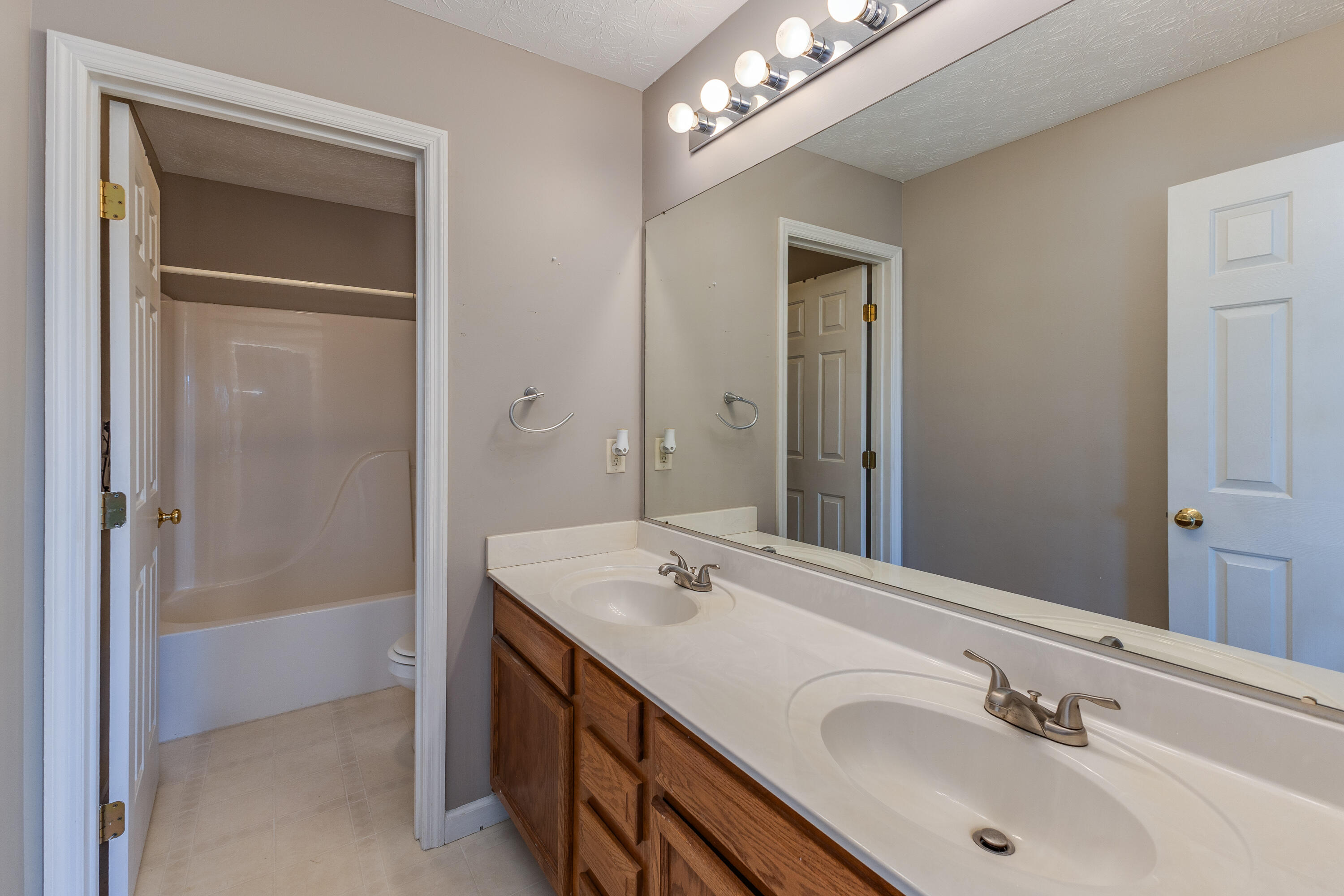 1181 Winchester Drive, Troy, Ohio 45373