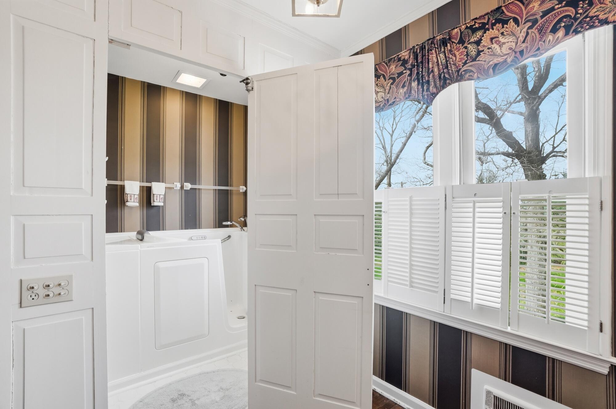 407 Dayton Lakeview Road, New Carlisle, Ohio 45344