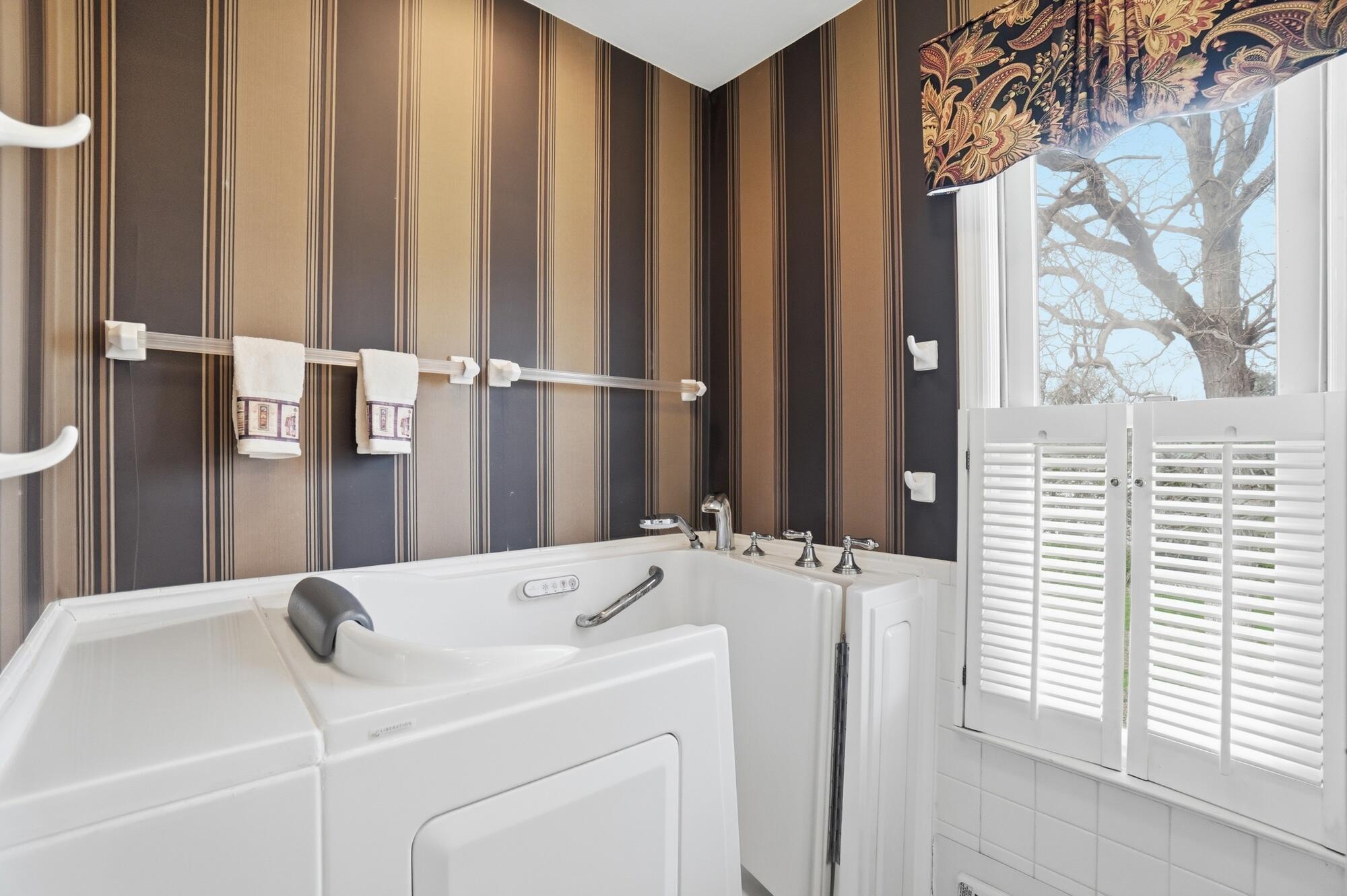 407 Dayton Lakeview Road, New Carlisle, Ohio 45344