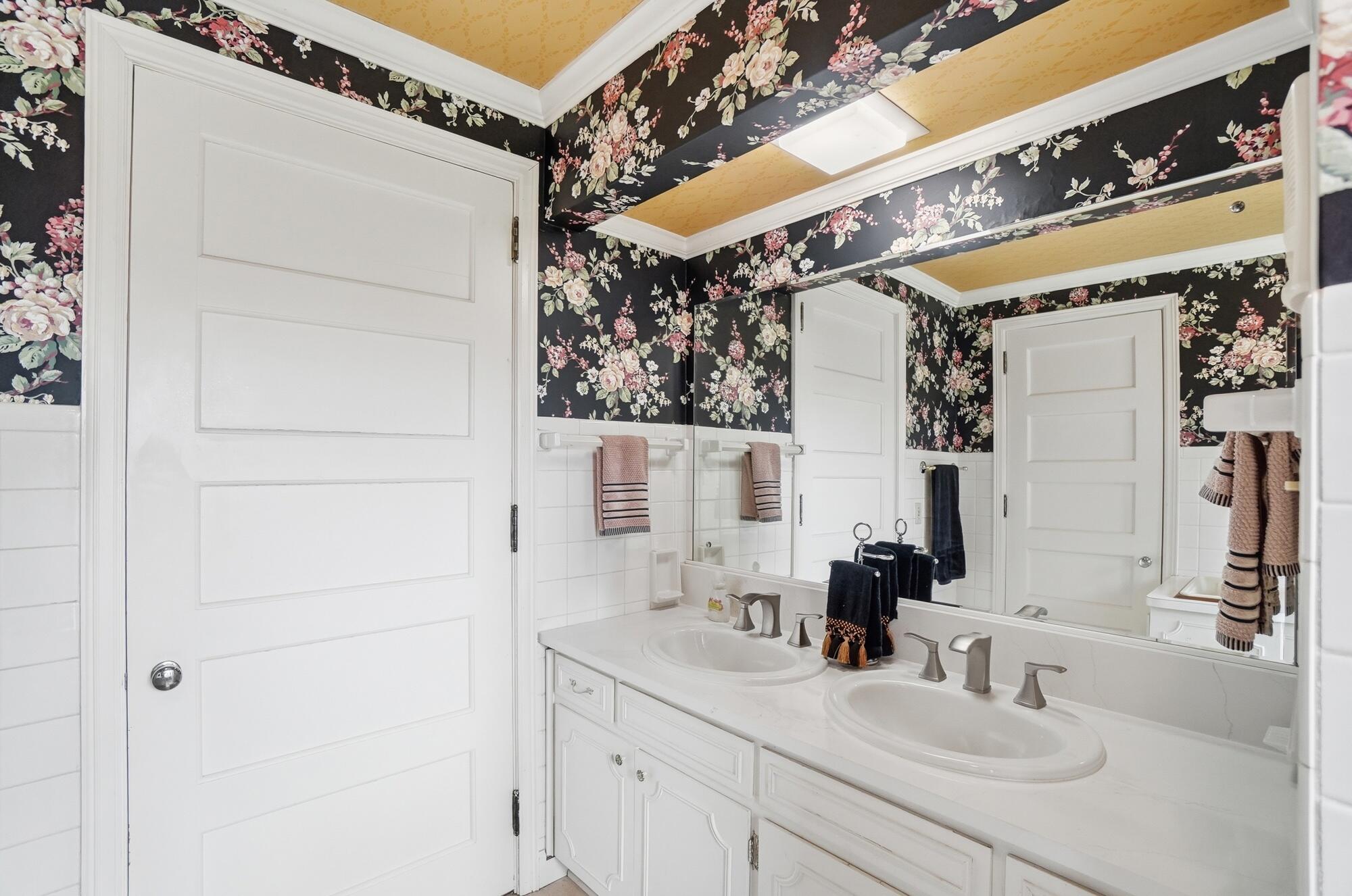 407 Dayton Lakeview Road, New Carlisle, Ohio 45344