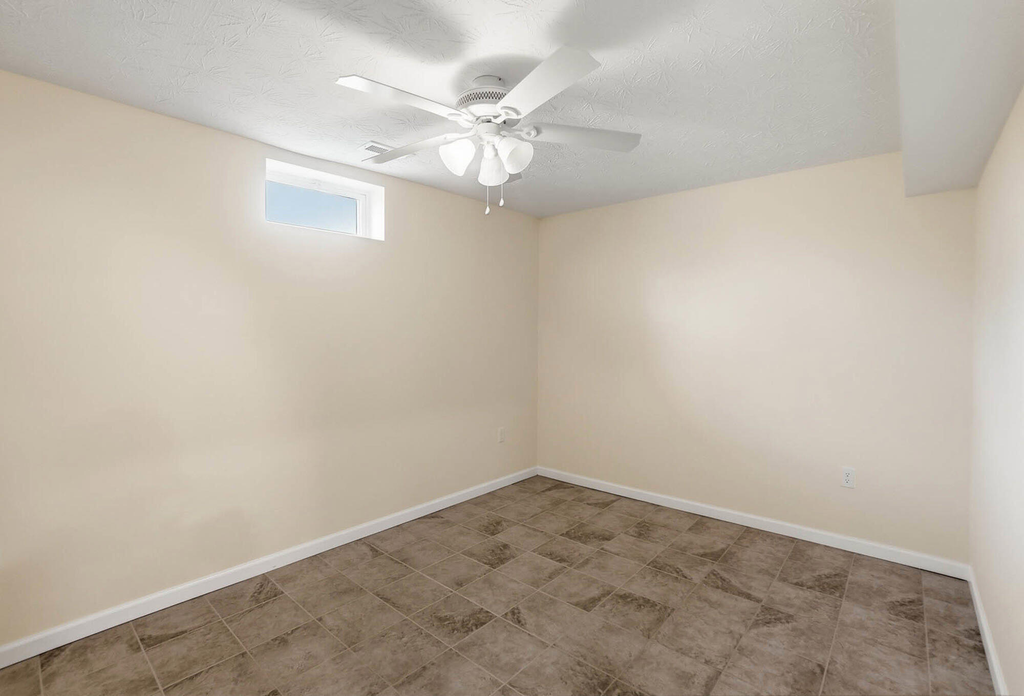 1818 Spring Meadows Drive, Xenia, Ohio 45385