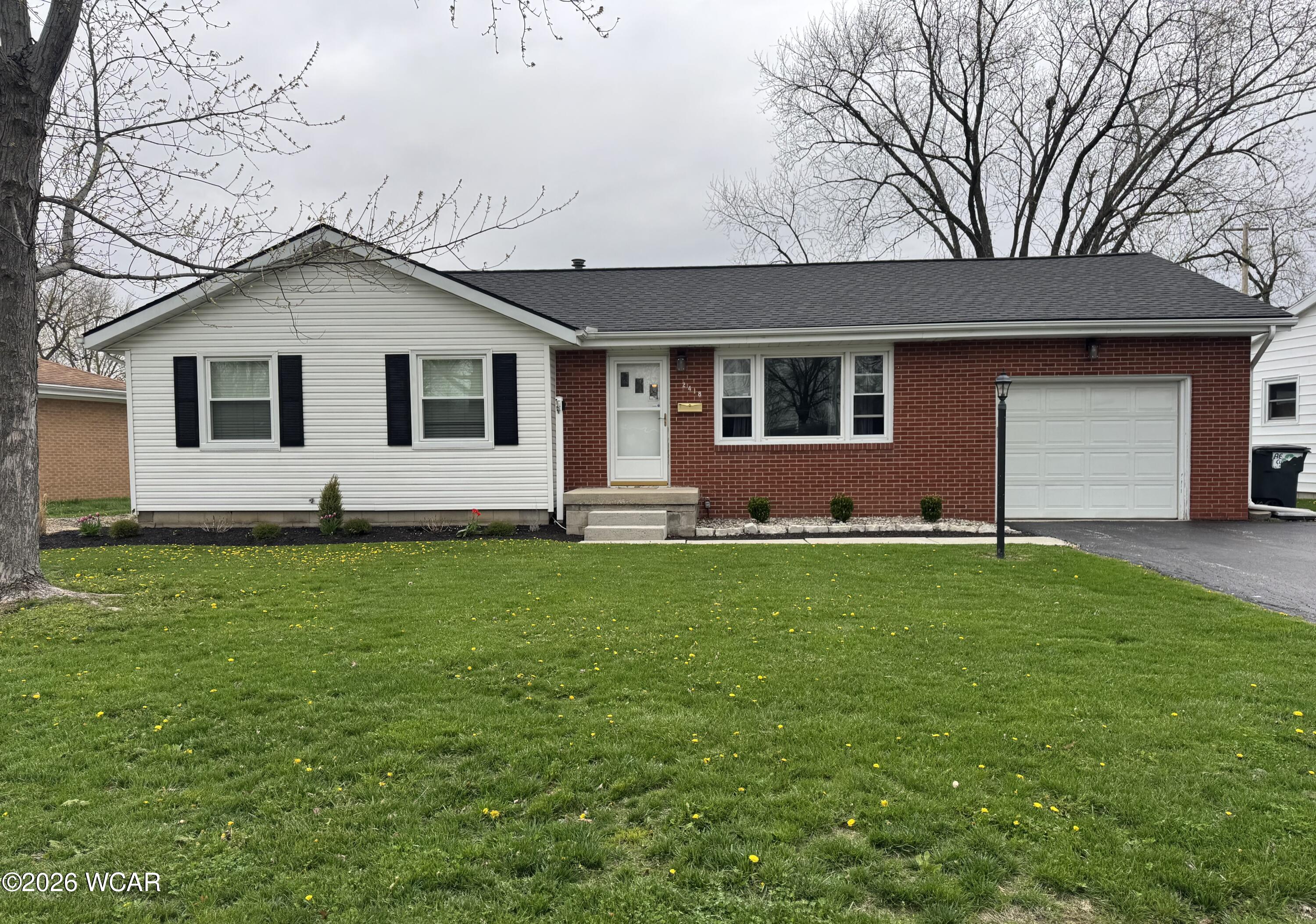 2418 Hollybrook Drive, Findlay, Ohio