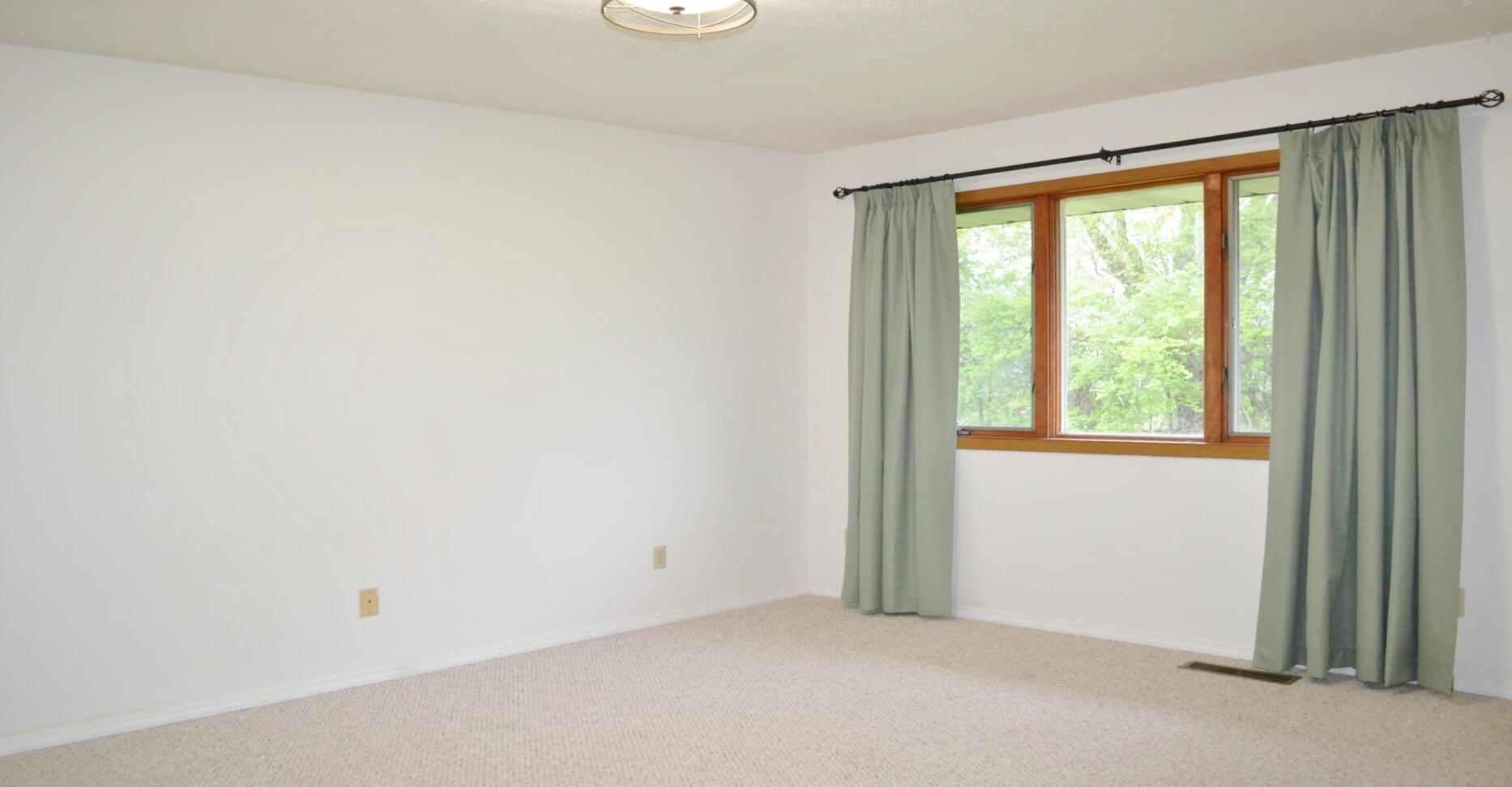 1031 Armsgate Road, Springfield, Ohio 45503