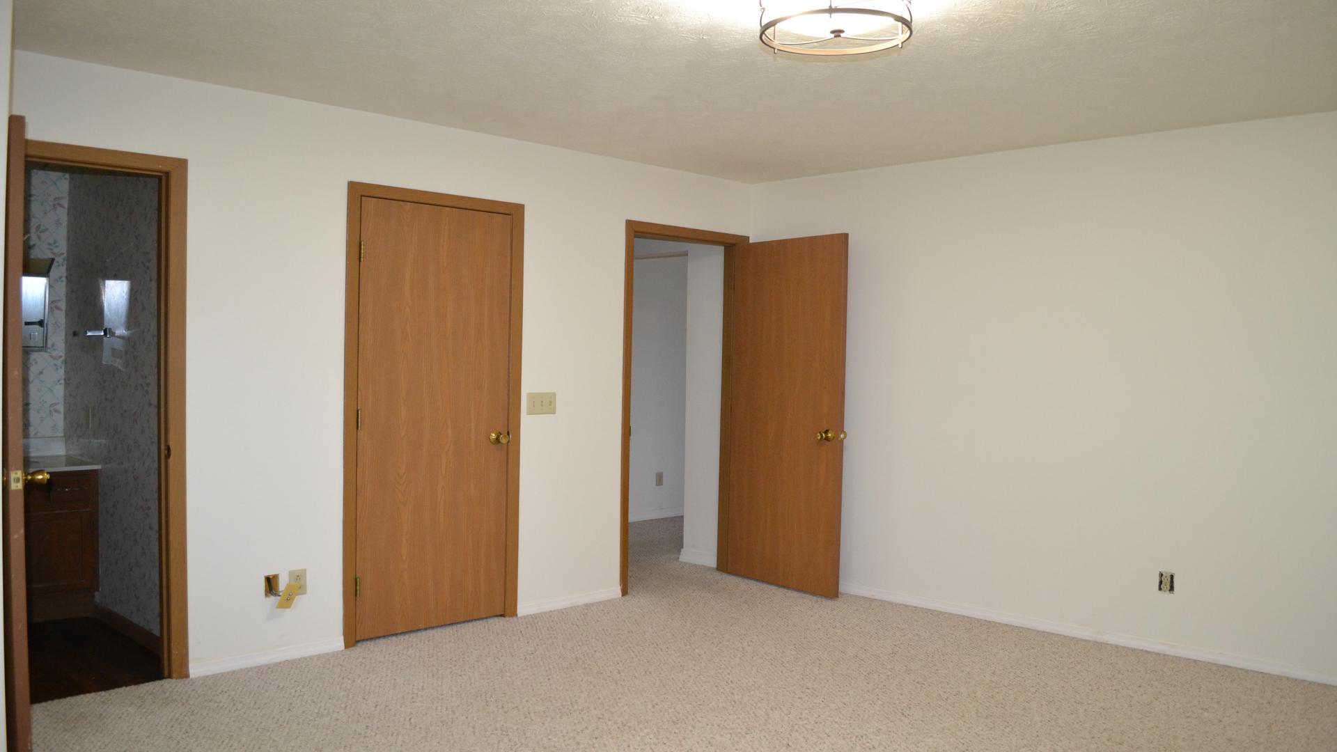 1031 Armsgate Road, Springfield, Ohio 45503