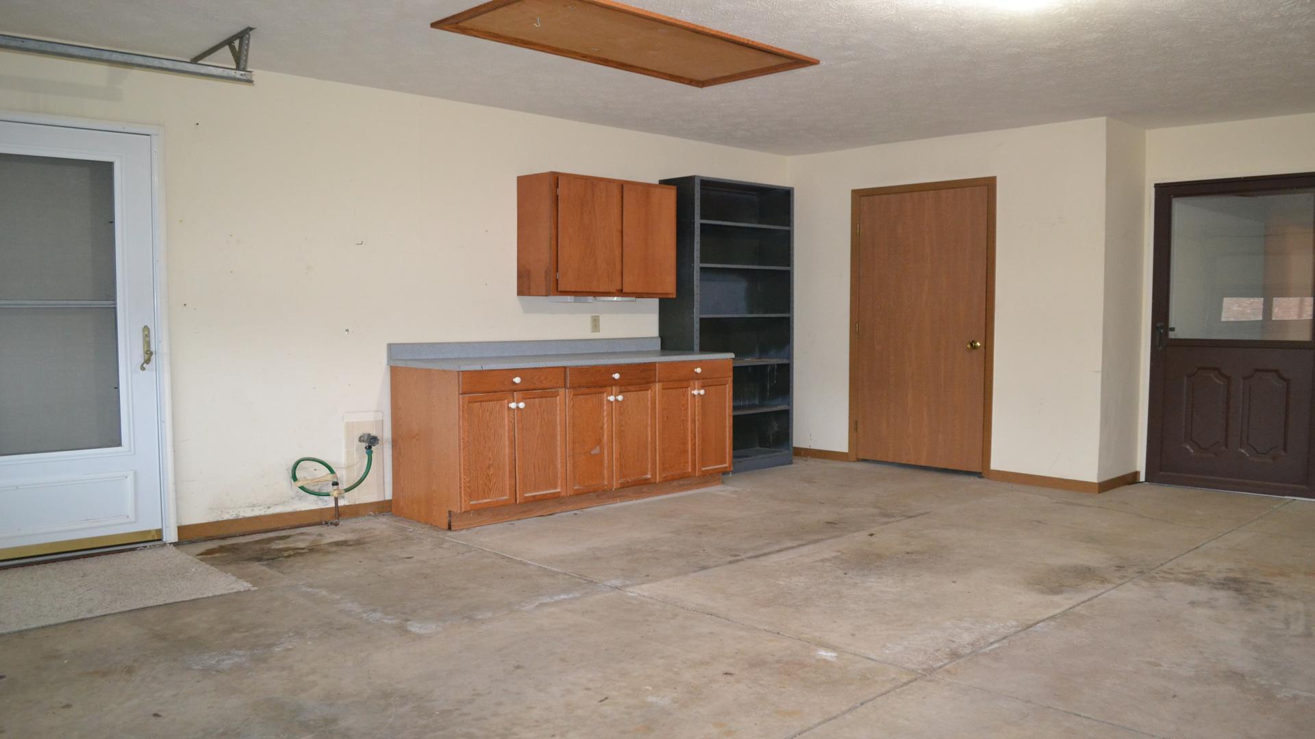 1031 Armsgate Road, Springfield, Ohio 45503