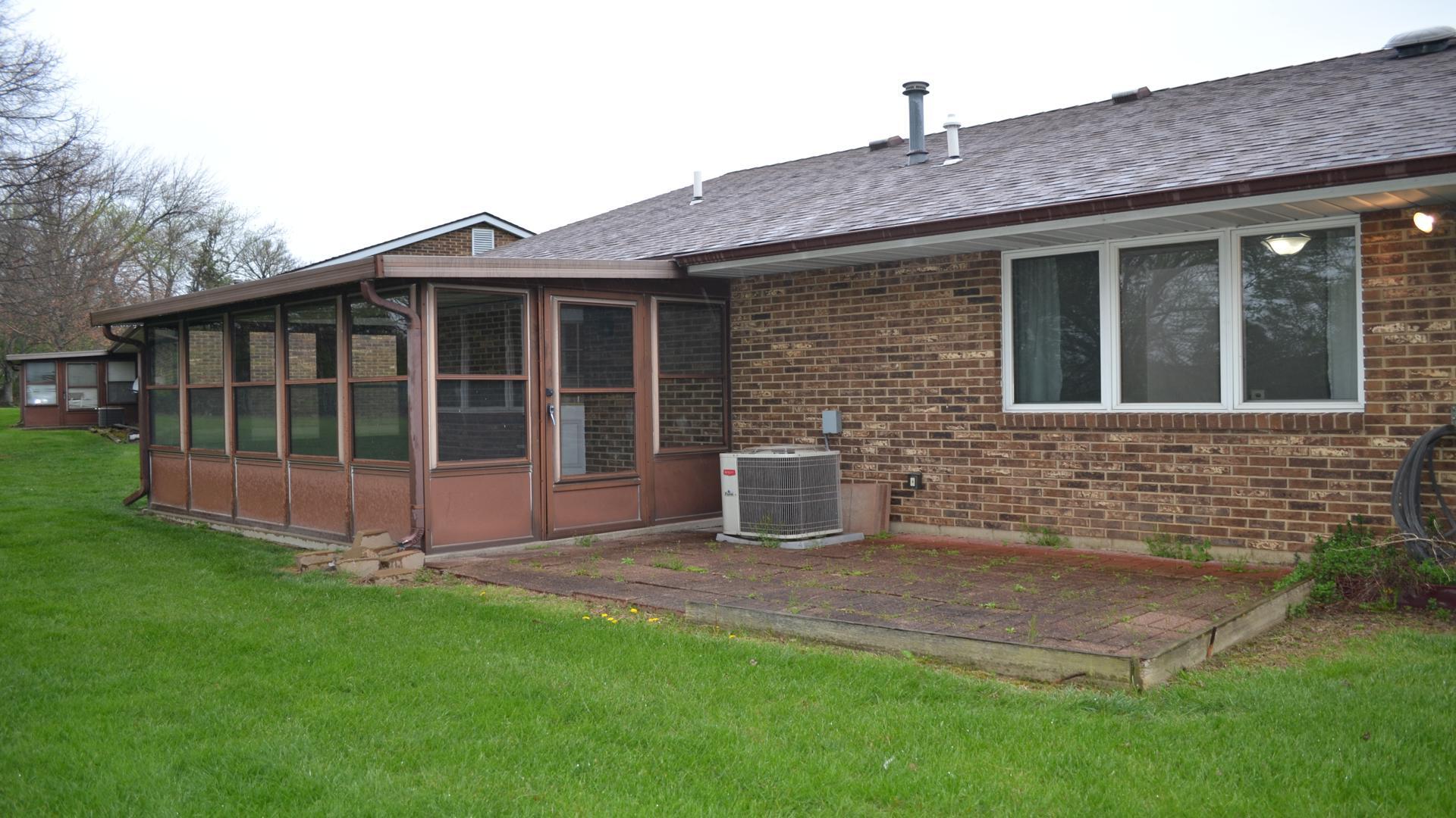 1031 Armsgate Road, Springfield, Ohio 45503