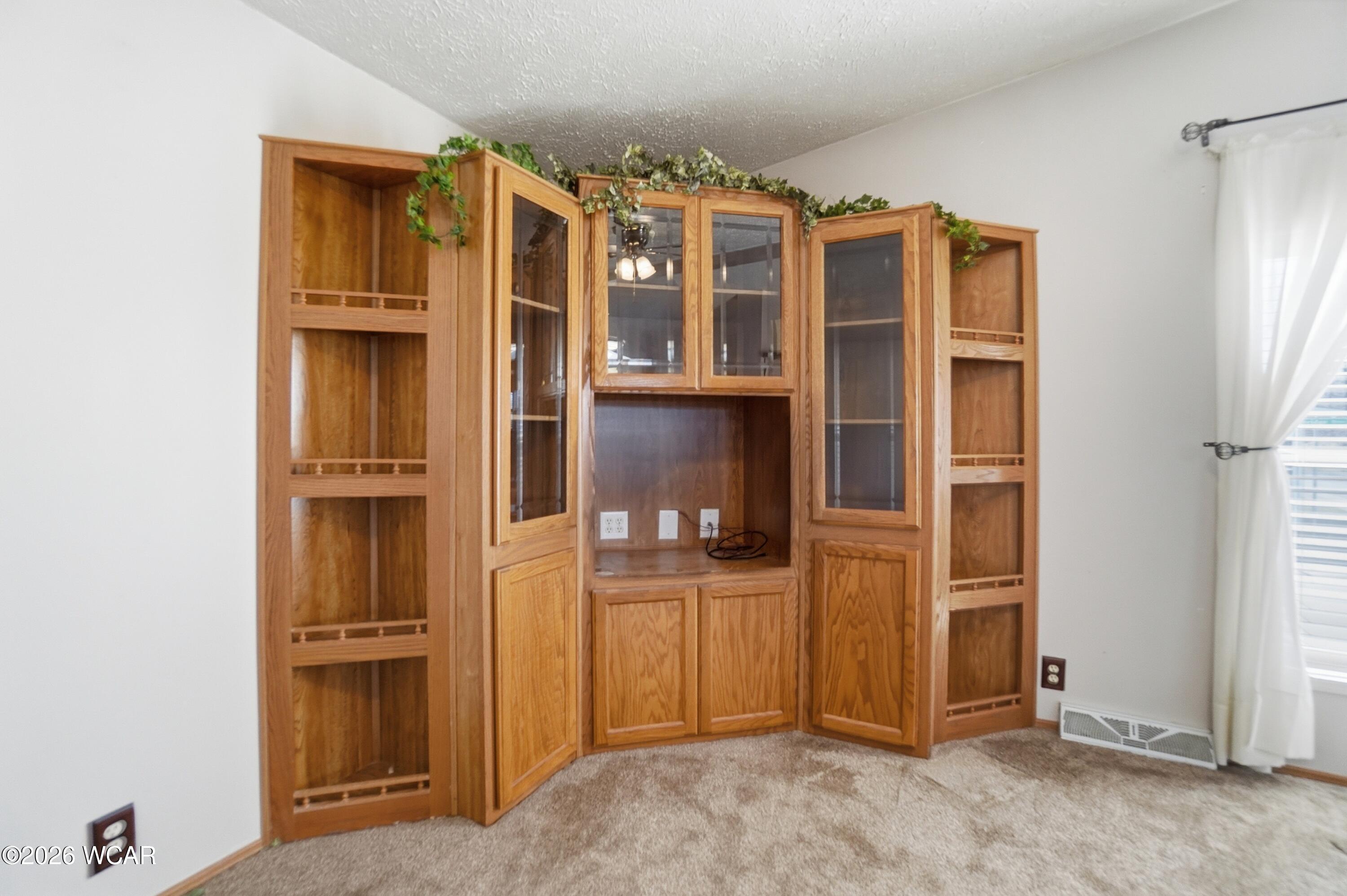 595 Lakeridge Drive, Lima, Ohio