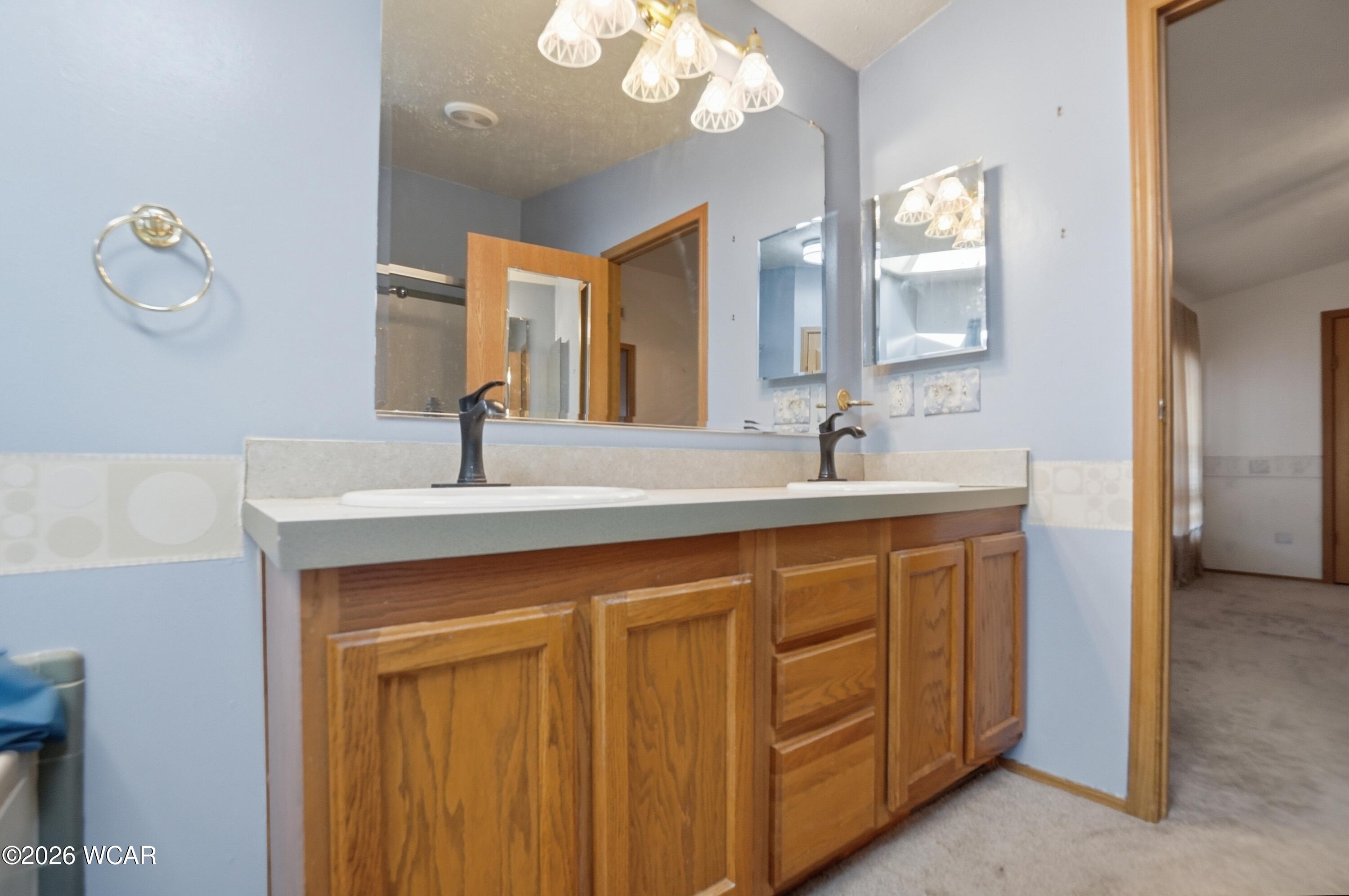 595 Lakeridge Drive, Lima, Ohio