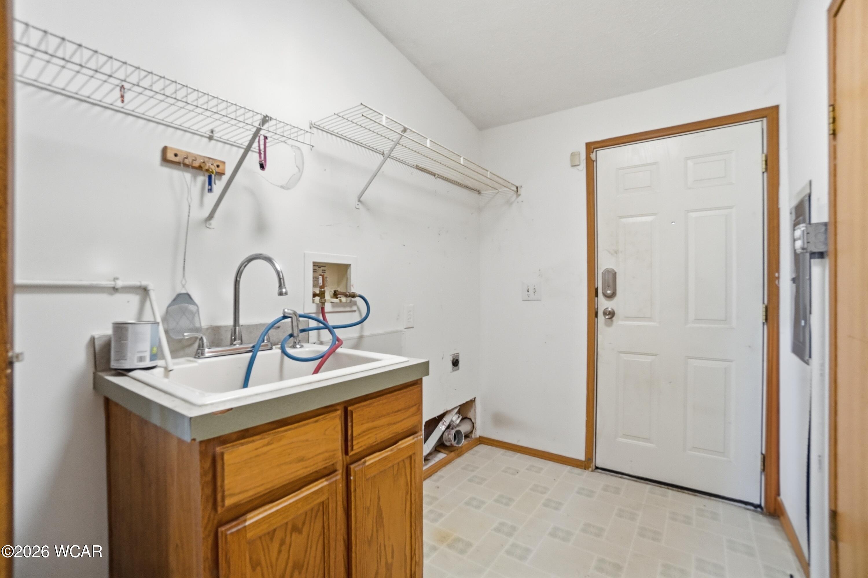 595 Lakeridge Drive, Lima, Ohio