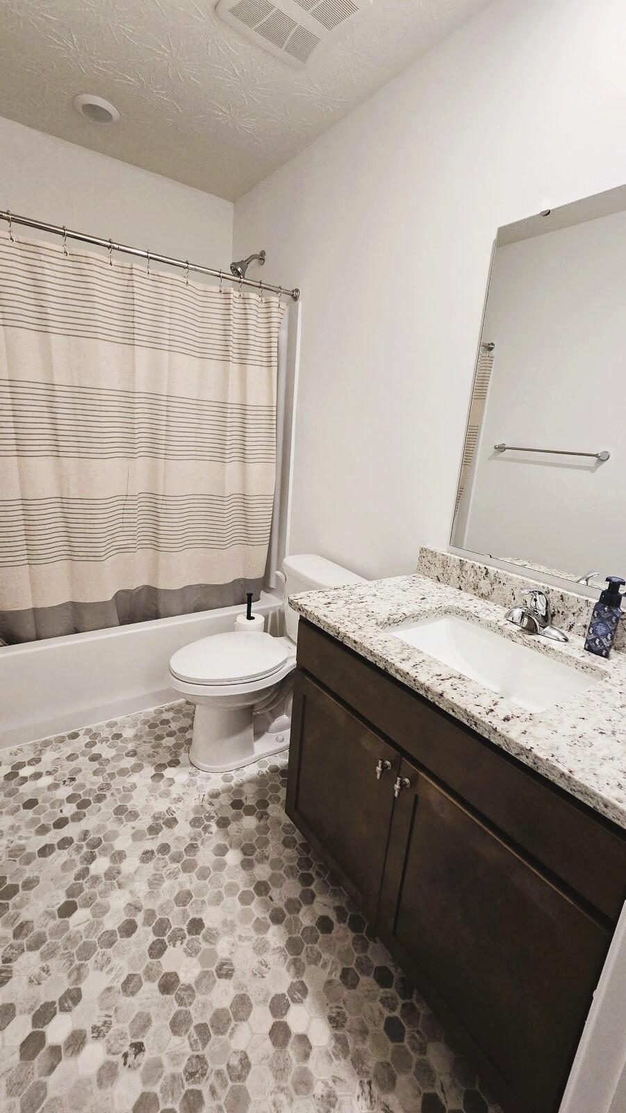 1702 Chevington Chase, Tipp City, Ohio 45371