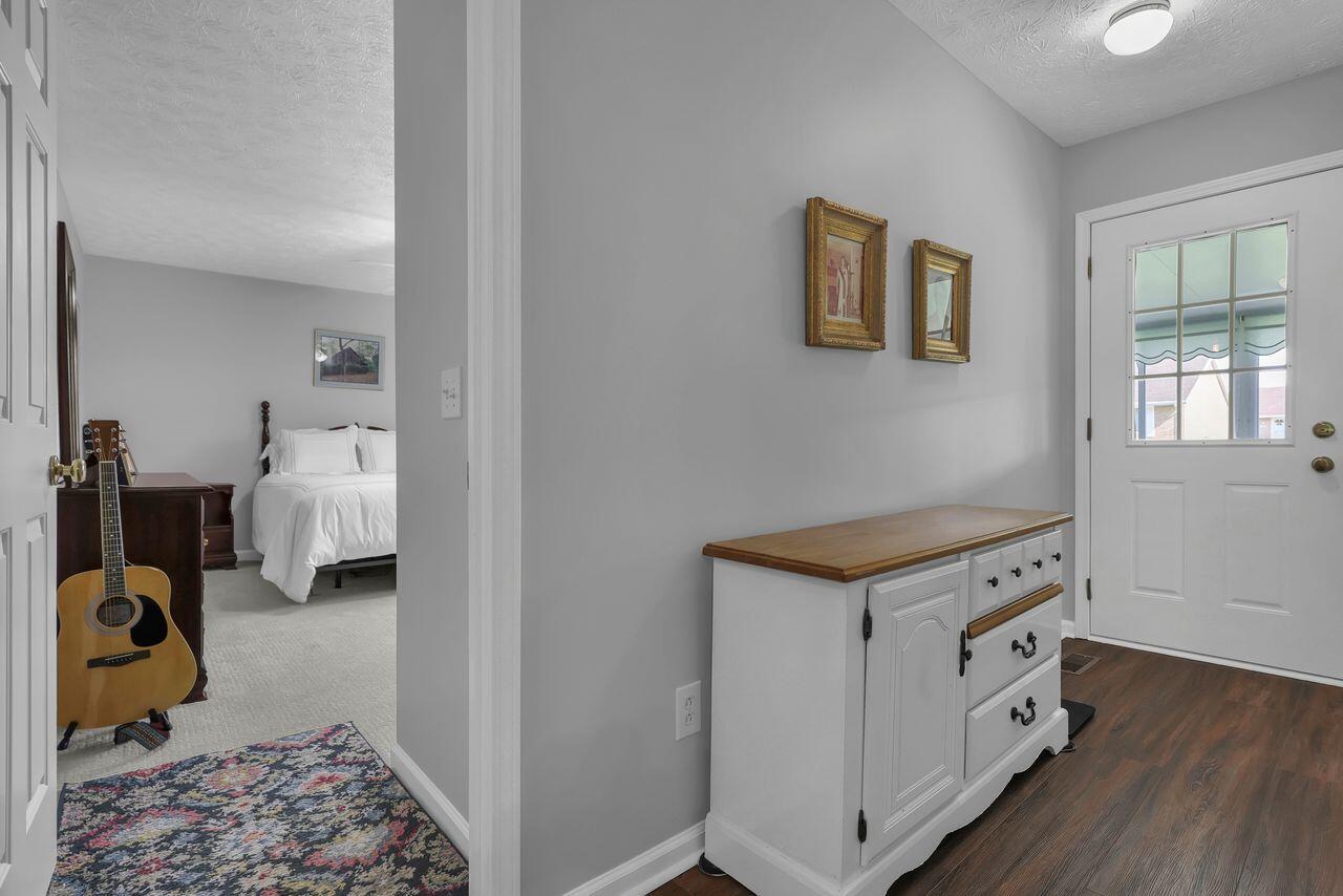 384 Bishop Drive, London, Ohio 43140