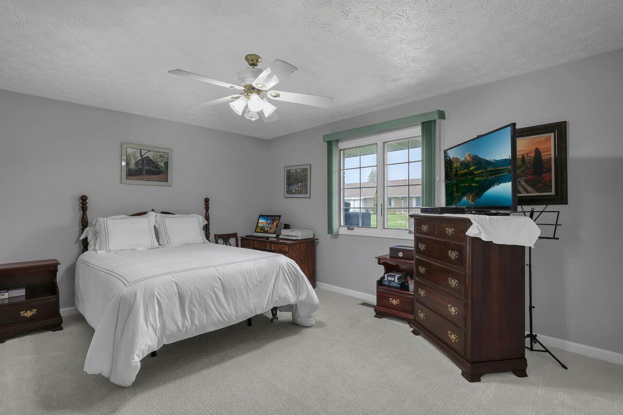 384 Bishop Drive, London, Ohio 43140