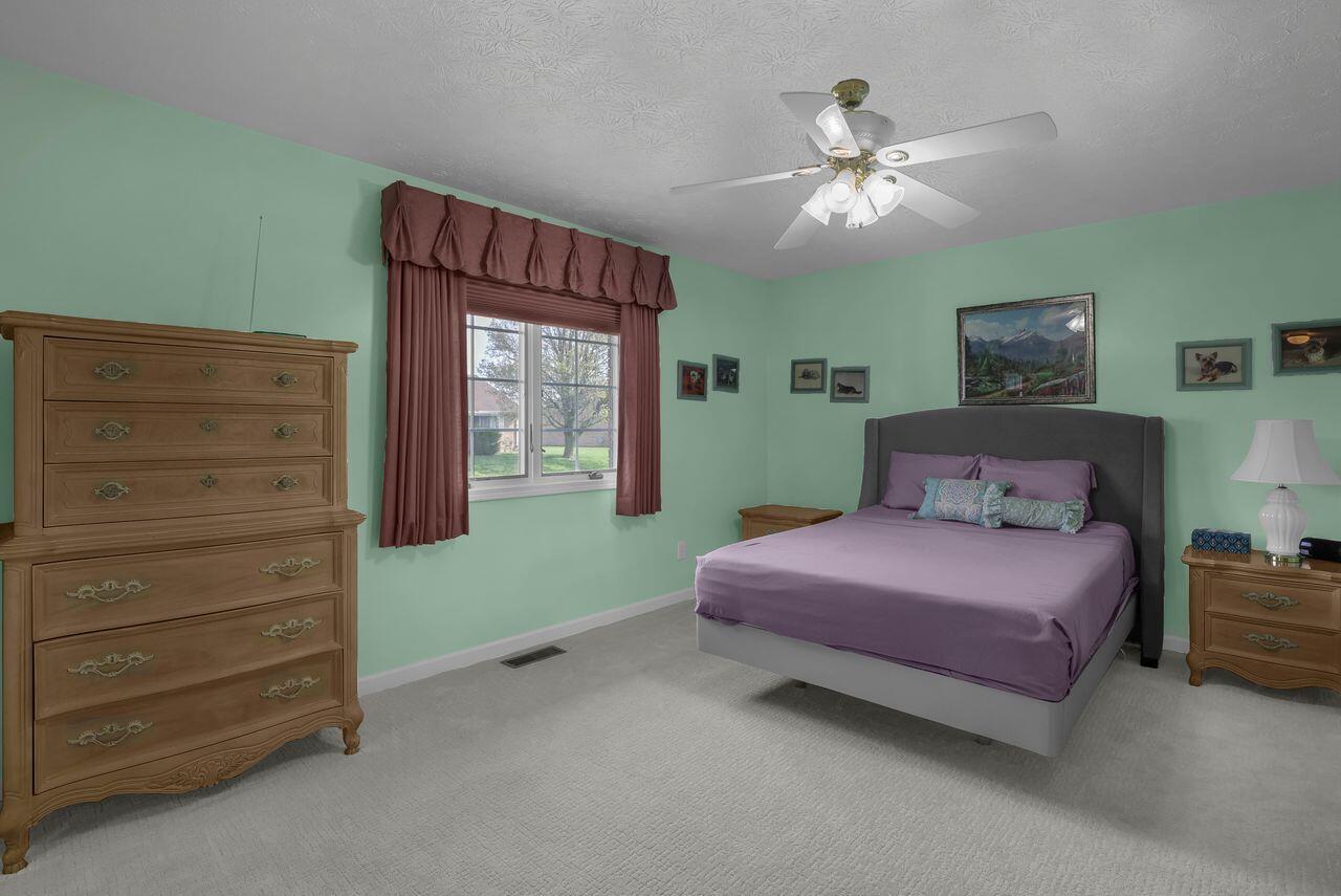 384 Bishop Drive, London, Ohio 43140