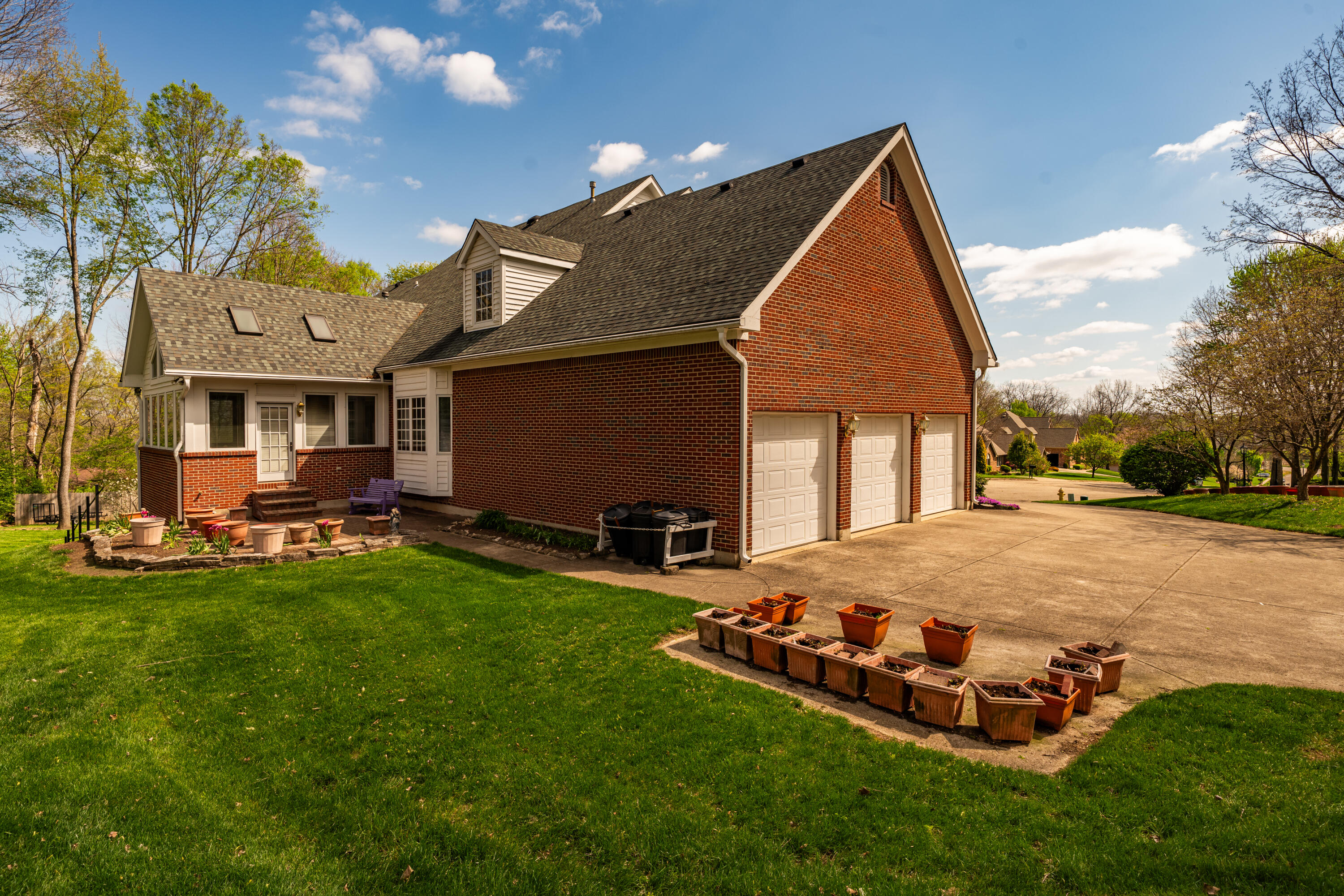 3955 Oakview Drive, Beavercreek, Ohio 45430