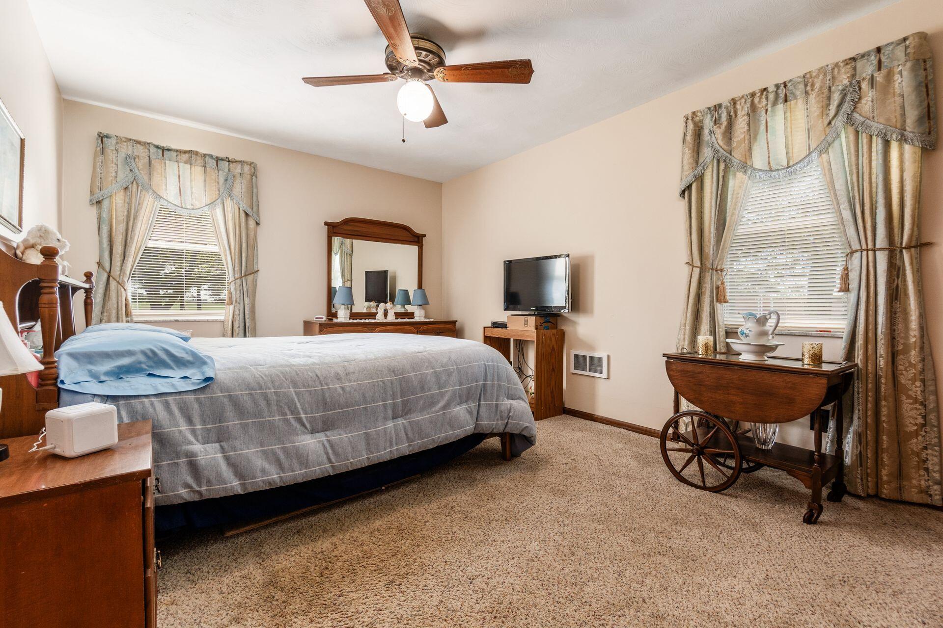 1200 Spring Valley Road, London, Ohio 43140