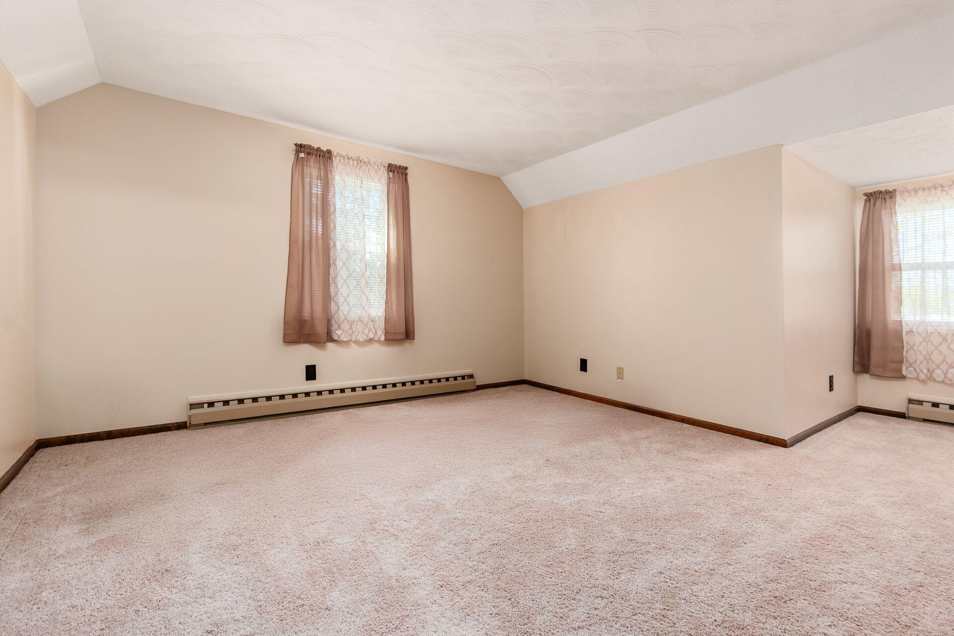 1200 Spring Valley Road, London, Ohio 43140