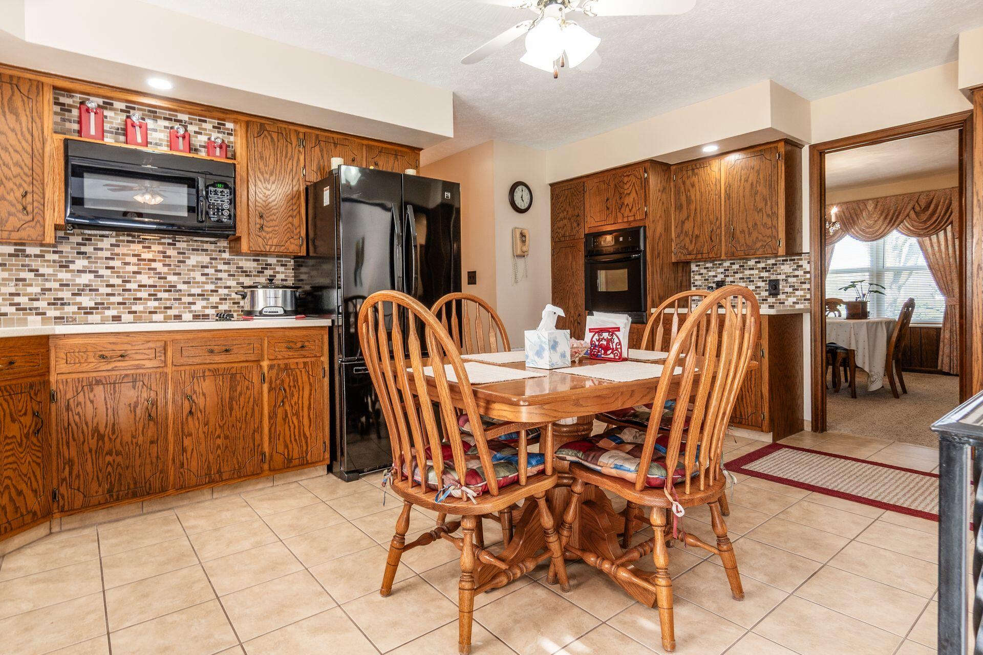 1200 Spring Valley Road, London, Ohio 43140