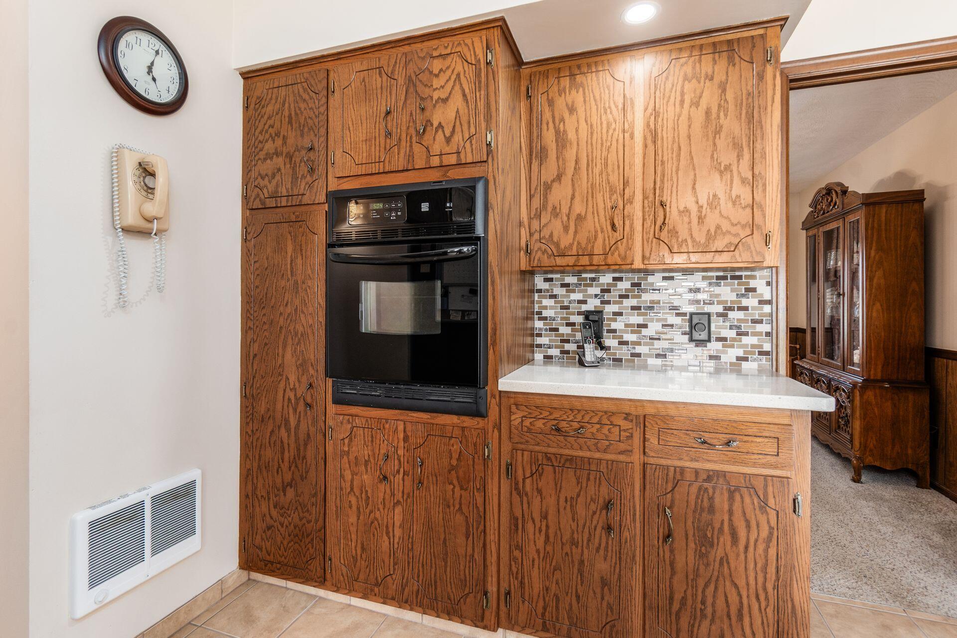 1200 Spring Valley Road, London, Ohio 43140