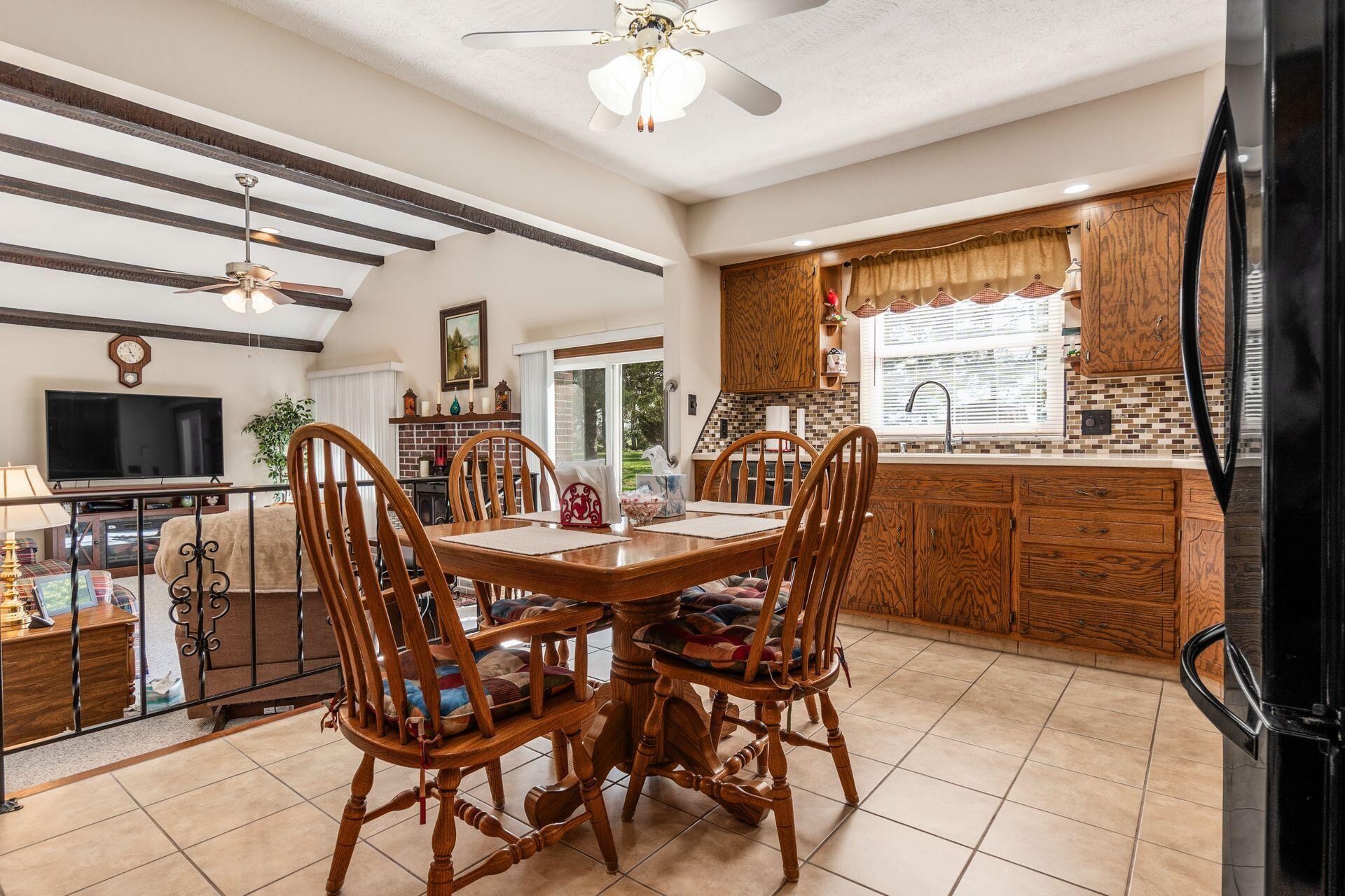 1200 Spring Valley Road, London, Ohio 43140