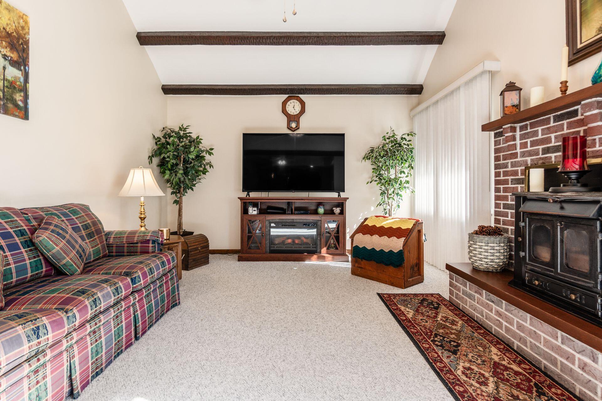 1200 Spring Valley Road, London, Ohio 43140