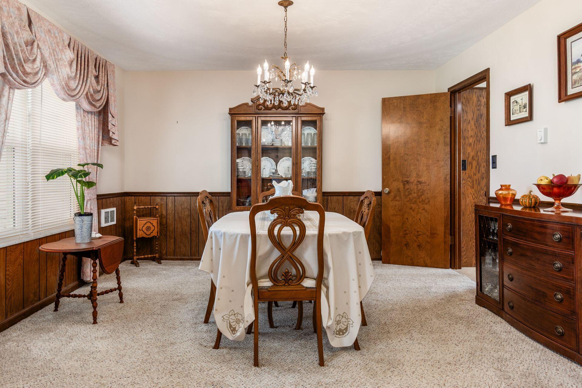 1200 Spring Valley Road, London, Ohio 43140