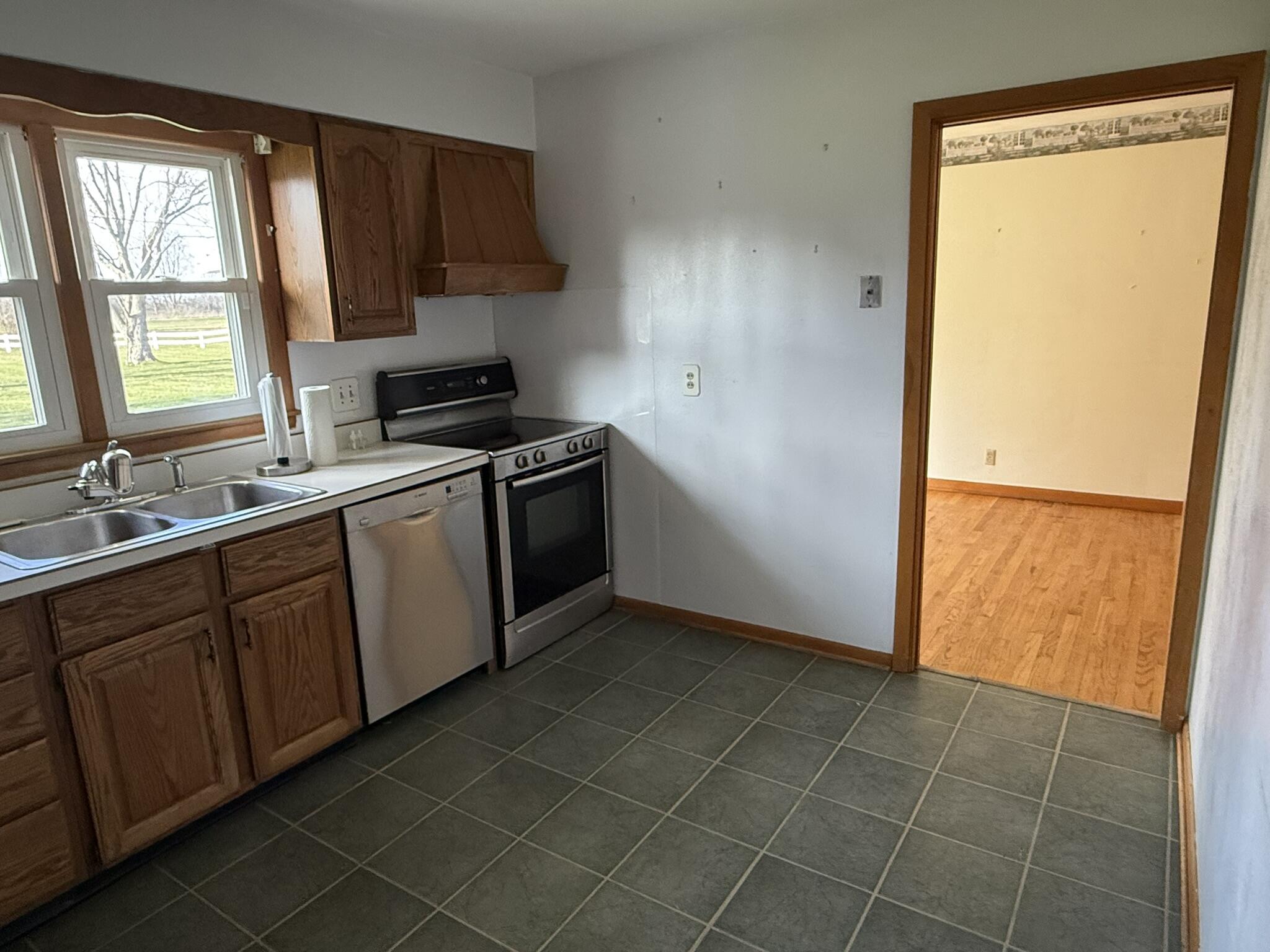 41 Westmoor Drive, London, Ohio 43140