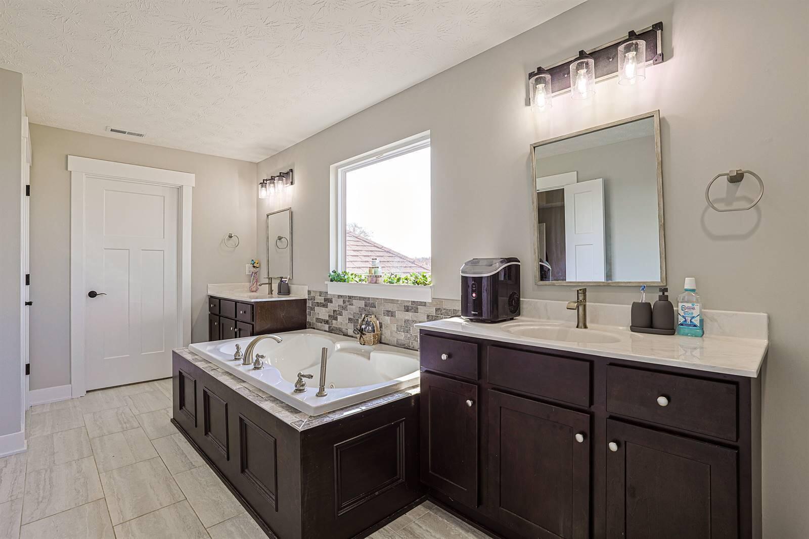 6853 Zerkle Road, Springfield, Ohio 45502