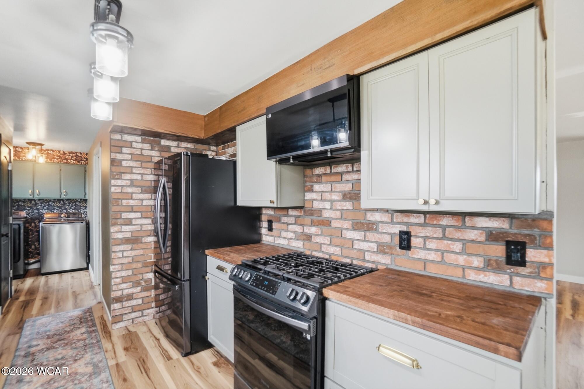 414 North Avenue, Ada, Ohio