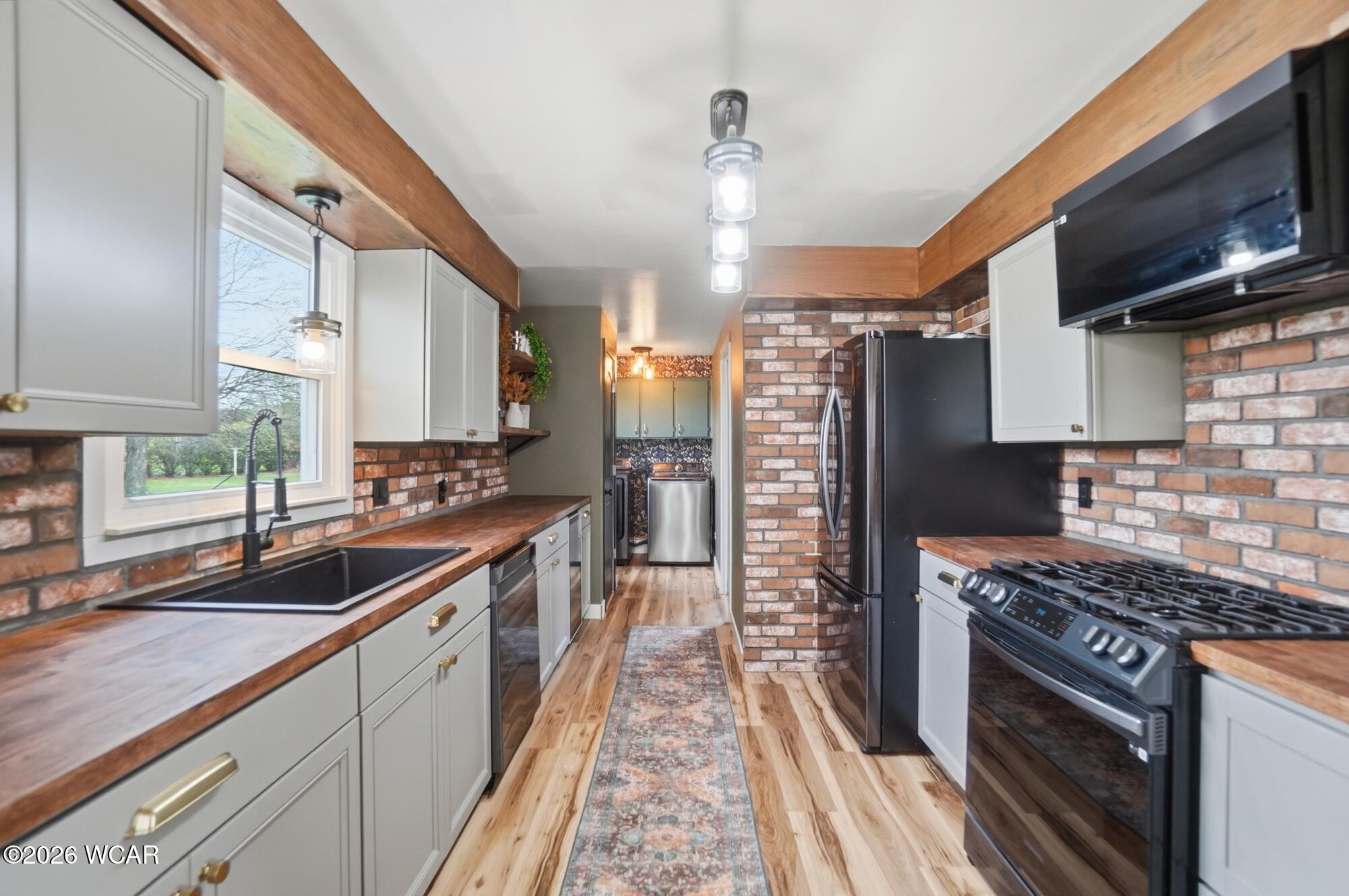 414 North Avenue, Ada, Ohio