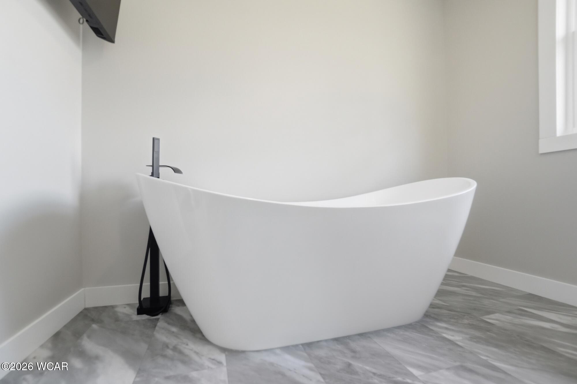 414 North Avenue, Ada, Ohio