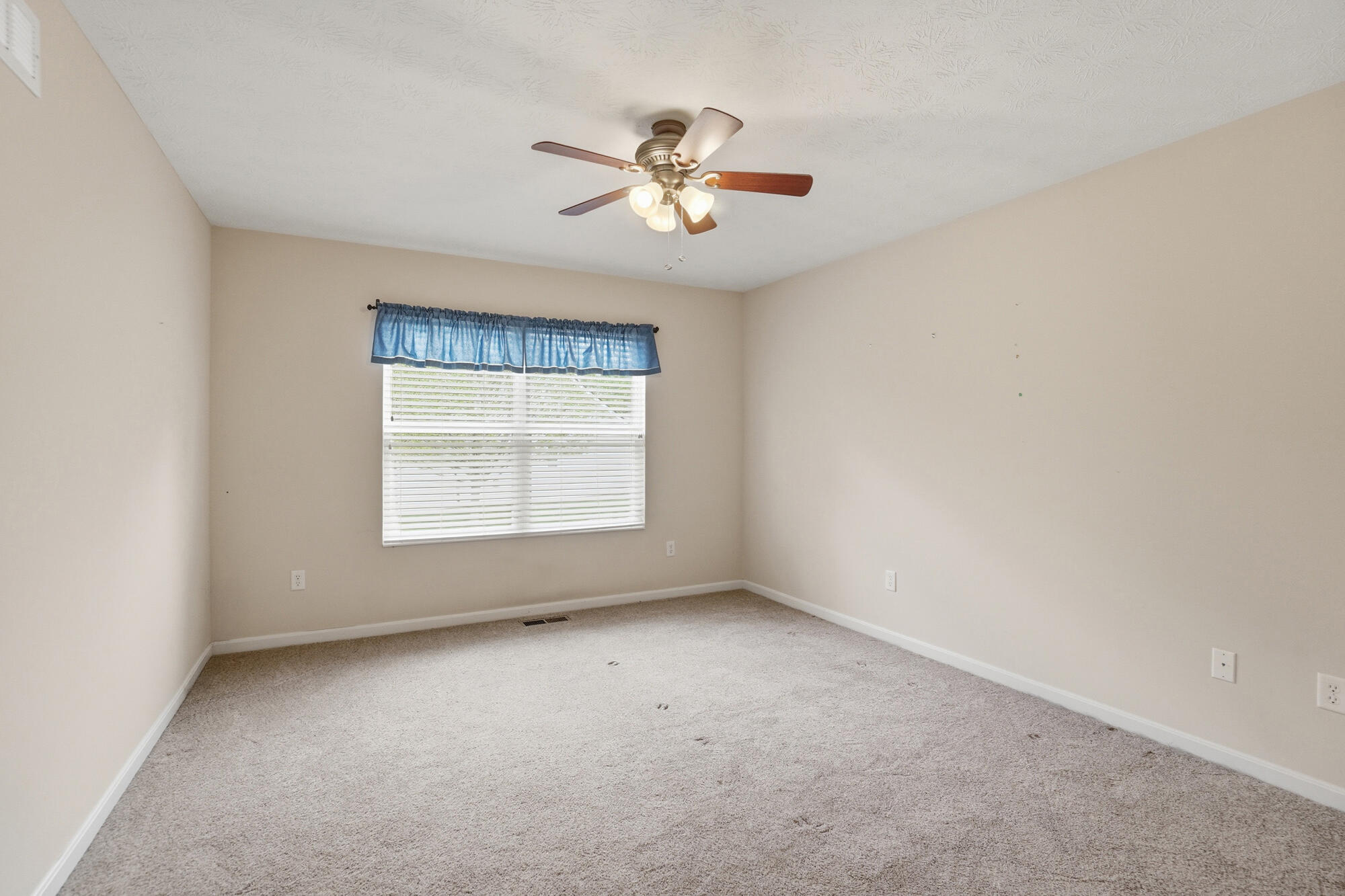 1840 Hunters Ridge Drive, Troy, Ohio 45373