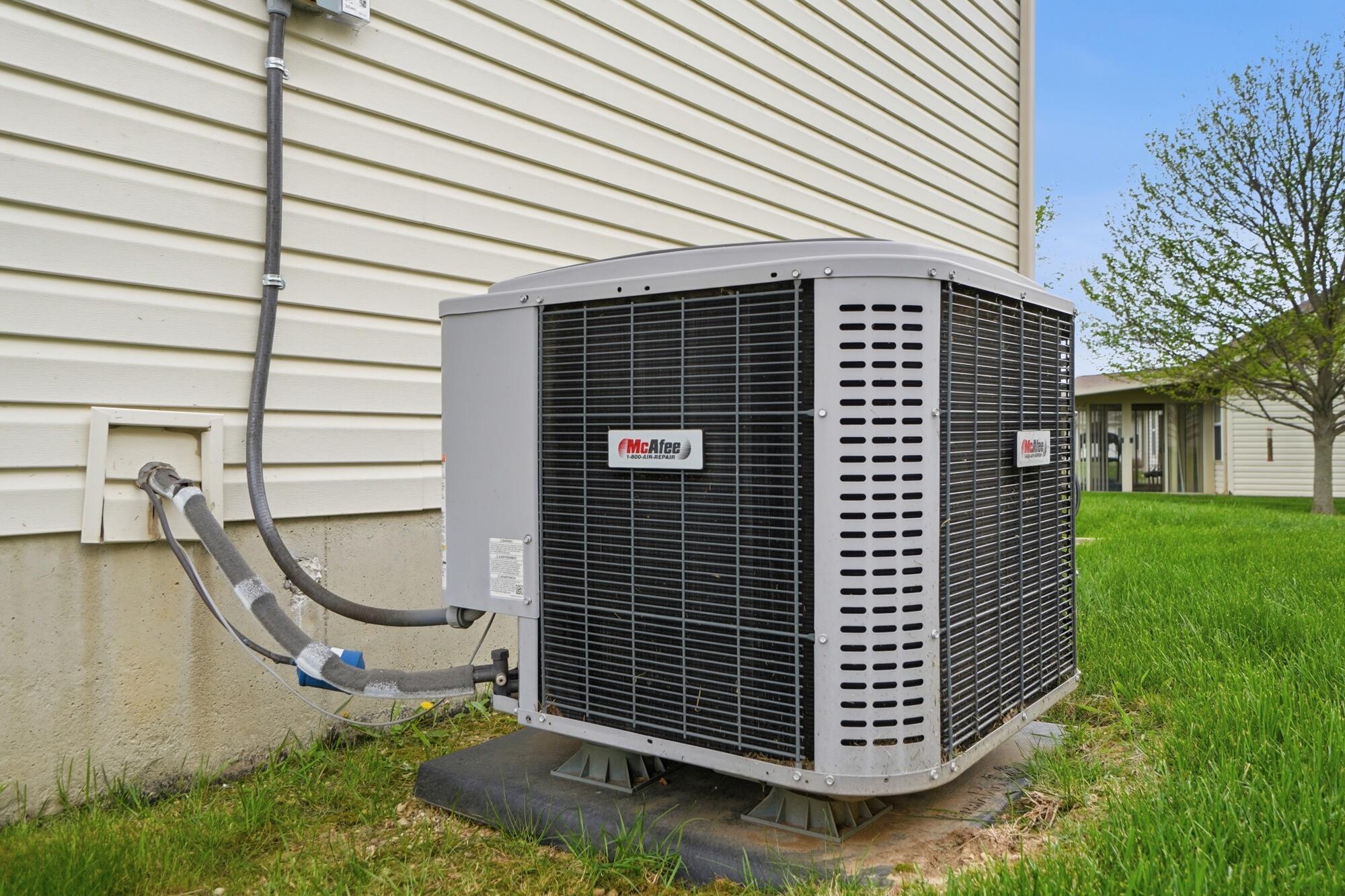 1840 Hunters Ridge Drive, Troy, Ohio 45373